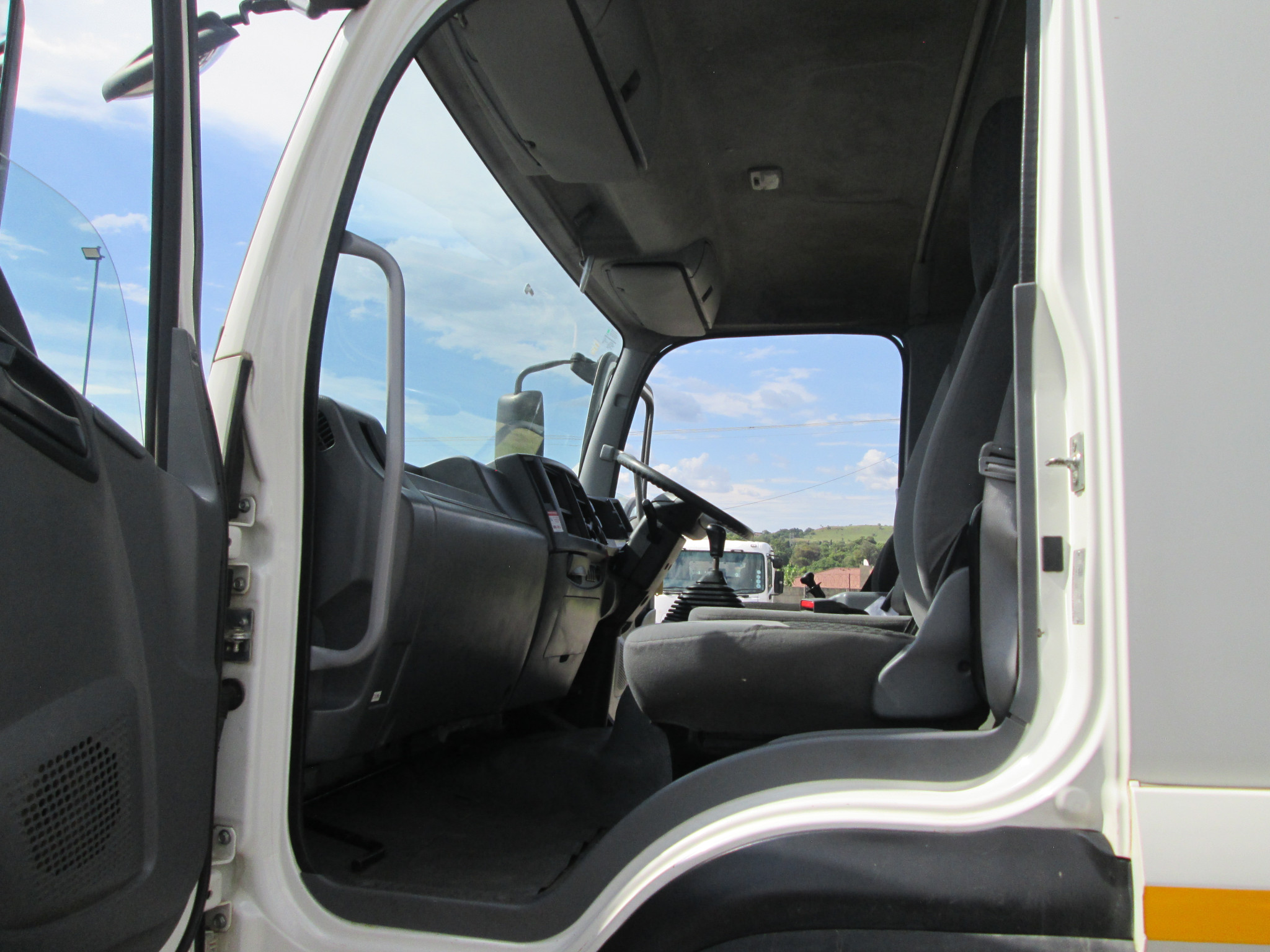 2020 ISUZU FVZ1400 14TON CLOSED BODY - Image 10