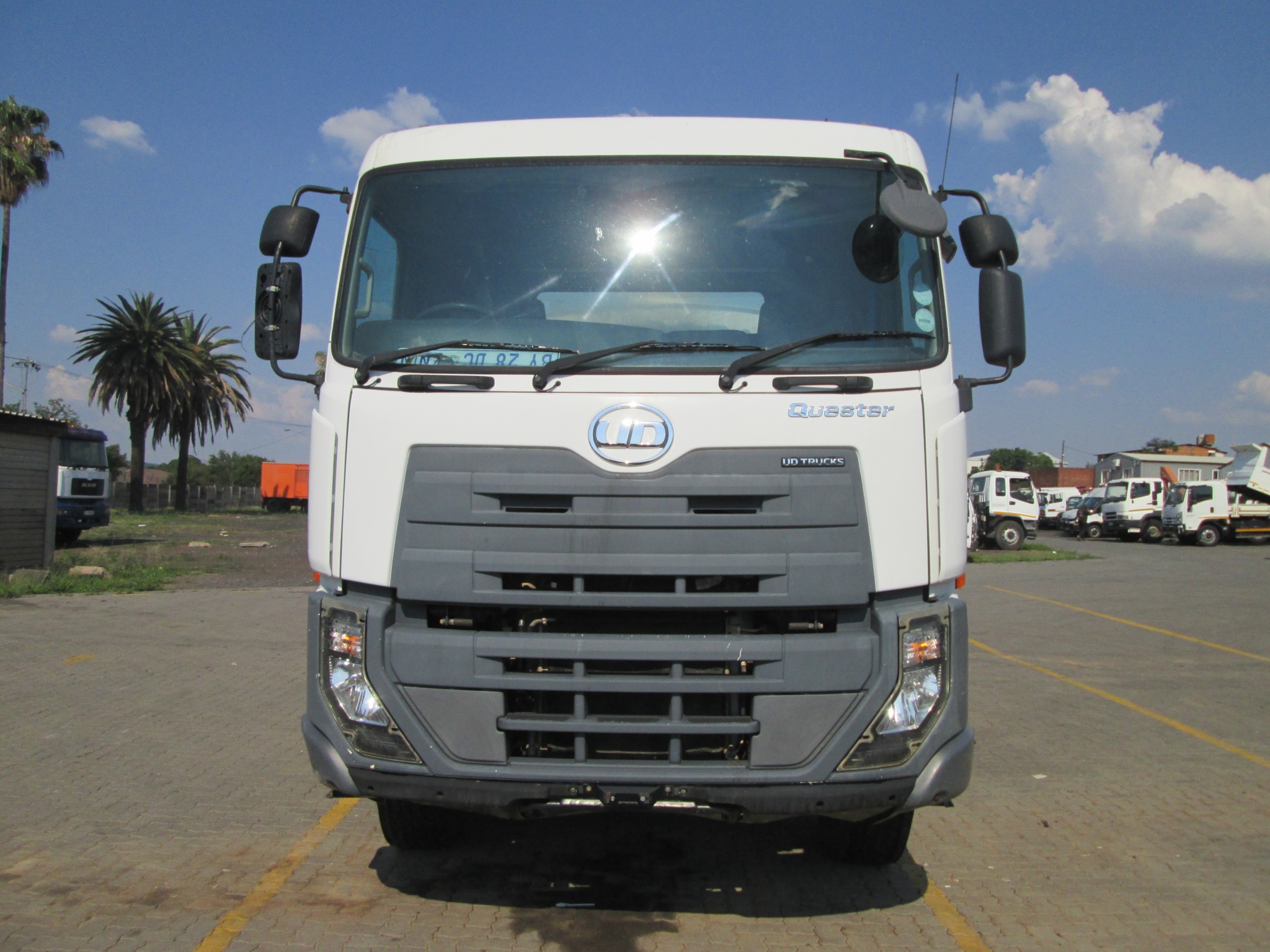 2019 UD QUESTER CGE420 TWINSTEER 18000L WATER TANKER - Image 2