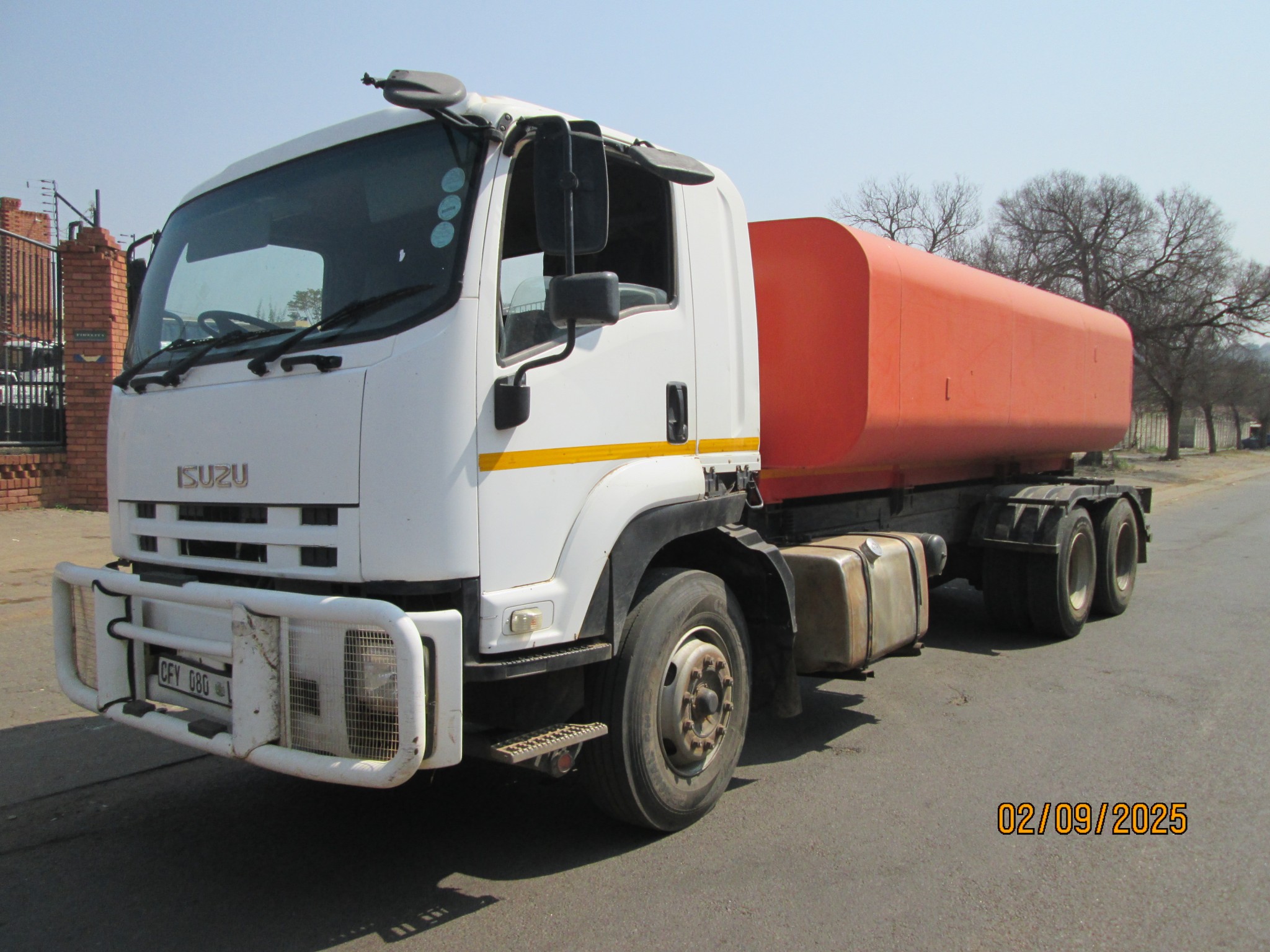 2011 ISUZU FVZ1400 16000L WATER TANKER - Image 3