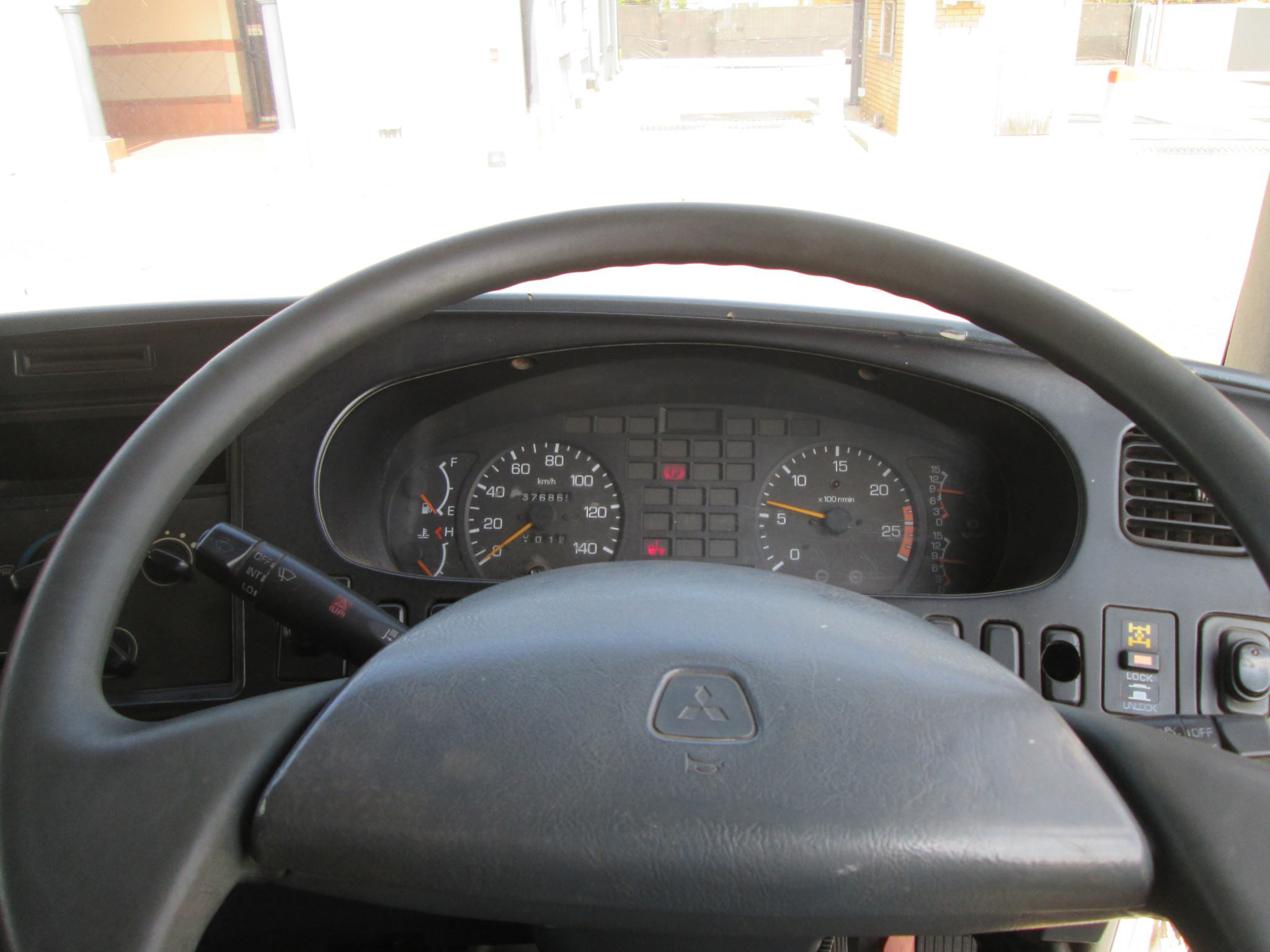 2007 FUSO FV26-340 12TON DROPSIDE WITH P15000L BONFIGLIOLI CRANE 376865KM - Image 17