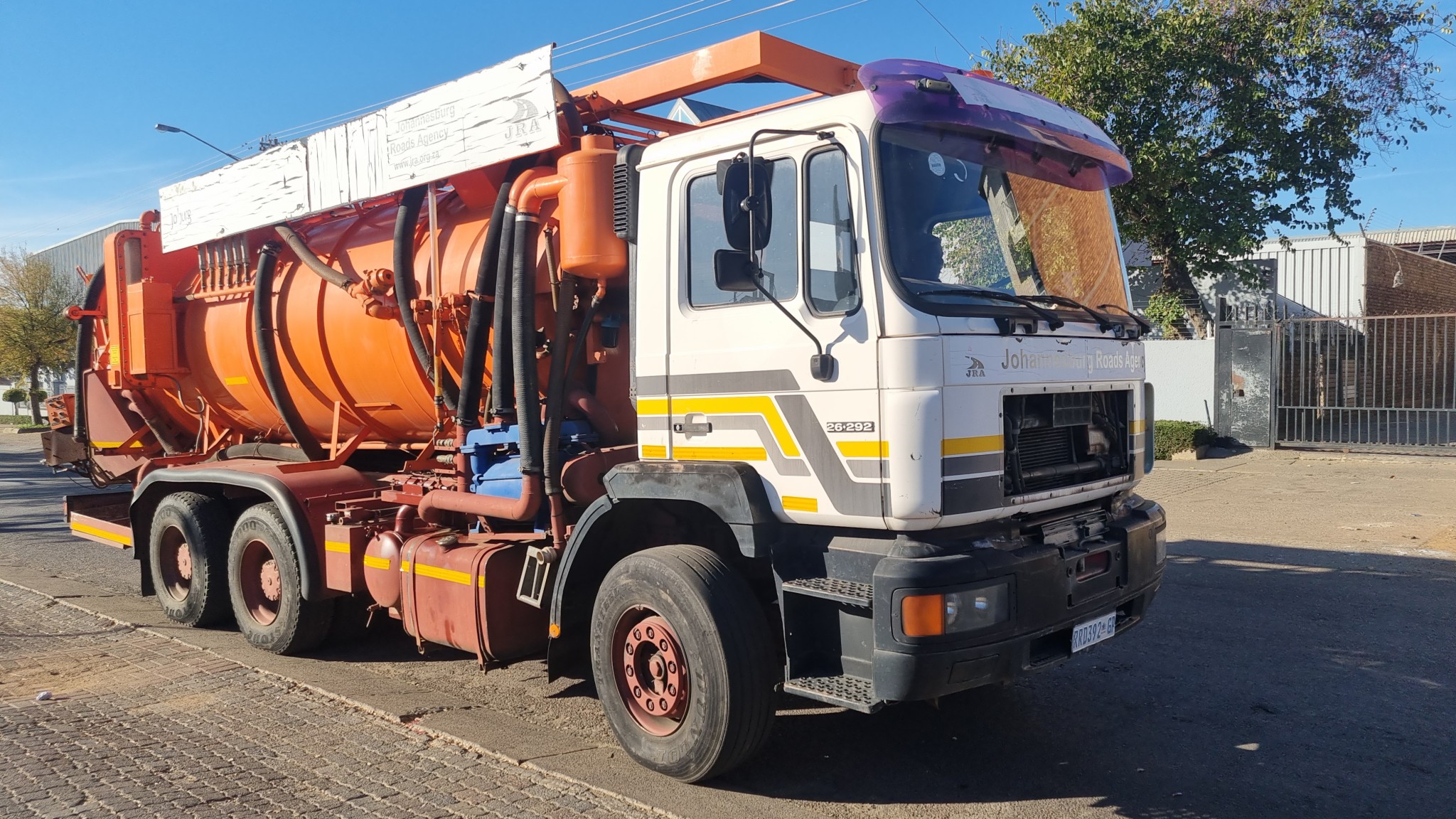 1990 MAN 26.292 HIGH PRESSURE VACUUM CLEANER TRUCK 