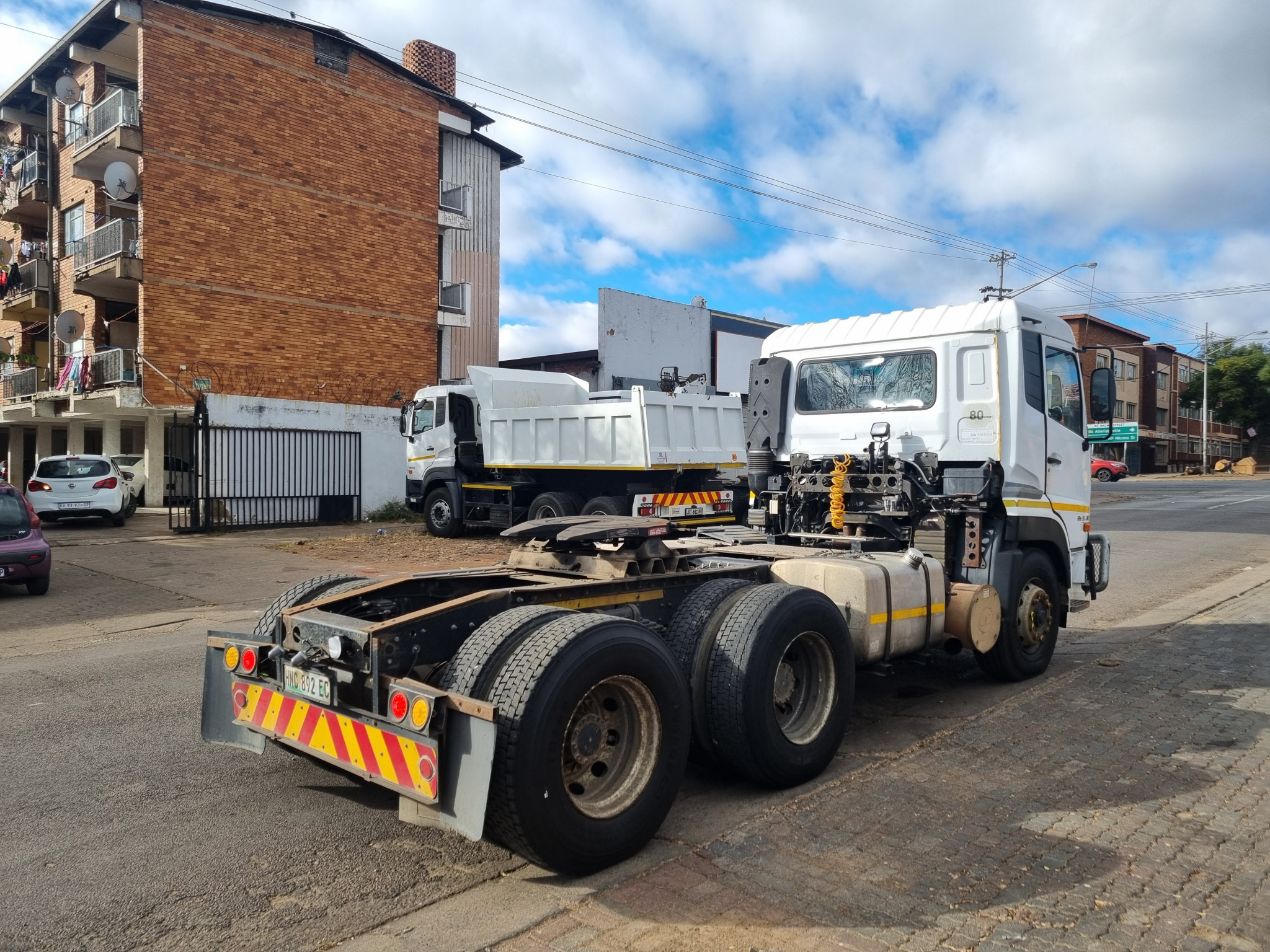 2015 UD QUON GW26-450 TUCK TRACTOR - Image 7