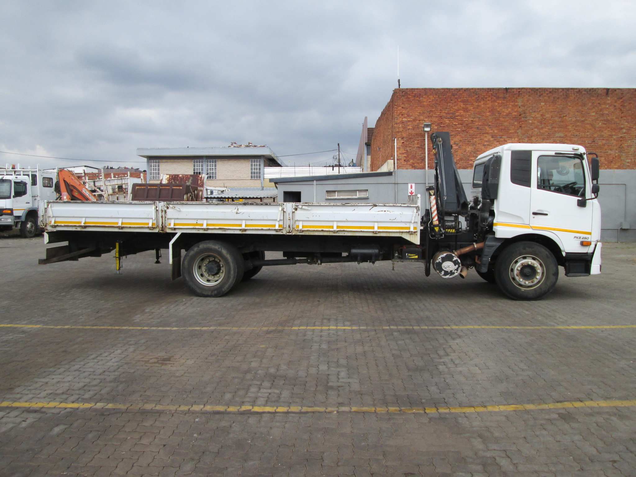 2012 UD PKE250 CRONER 8TON DROPSIDE WITH HIAB X CL 8-1 - Image 8