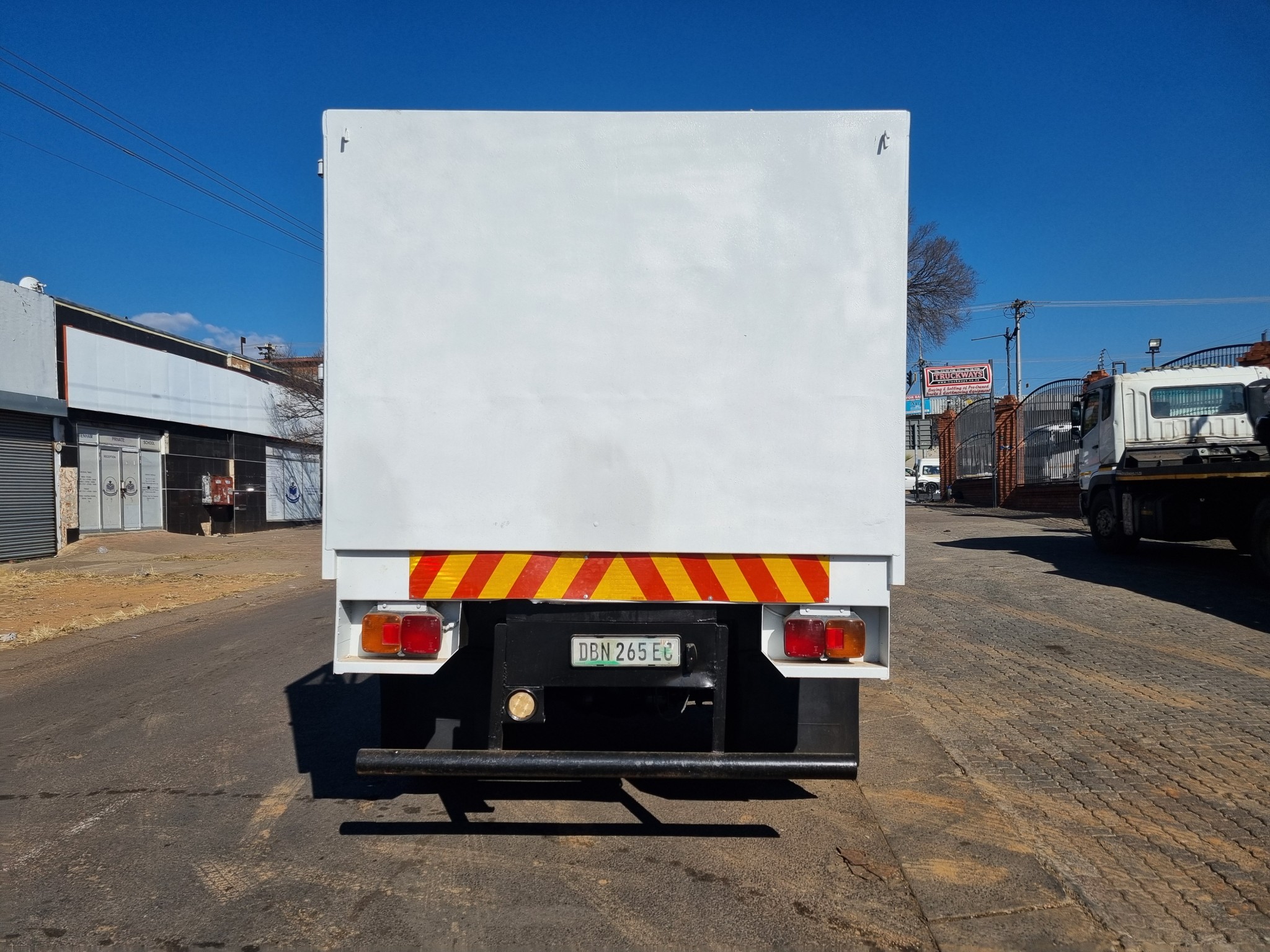 2003 UD85 8TON HIGH SIDES SIDE TIPPER - Image 6