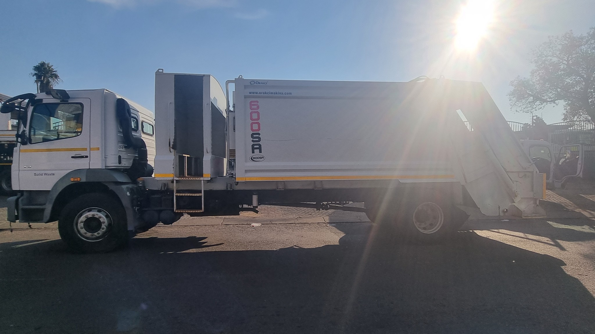 2018 FUSO FJ16-230 12 CUBE COMPACTOR - Image 4