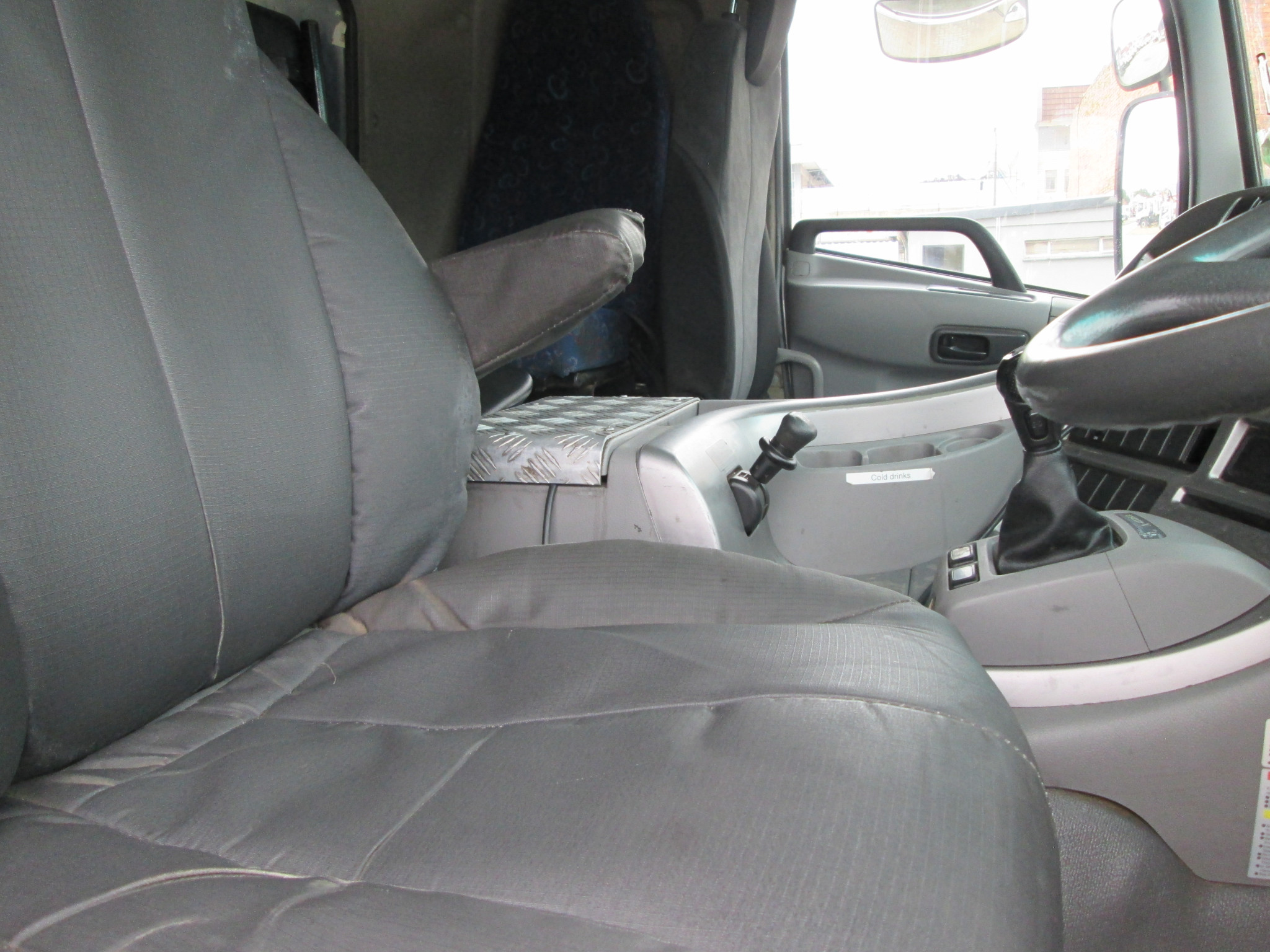 2018 UD QUON GW26-450 TRUCK TRACTOR 365971KM - Image 11