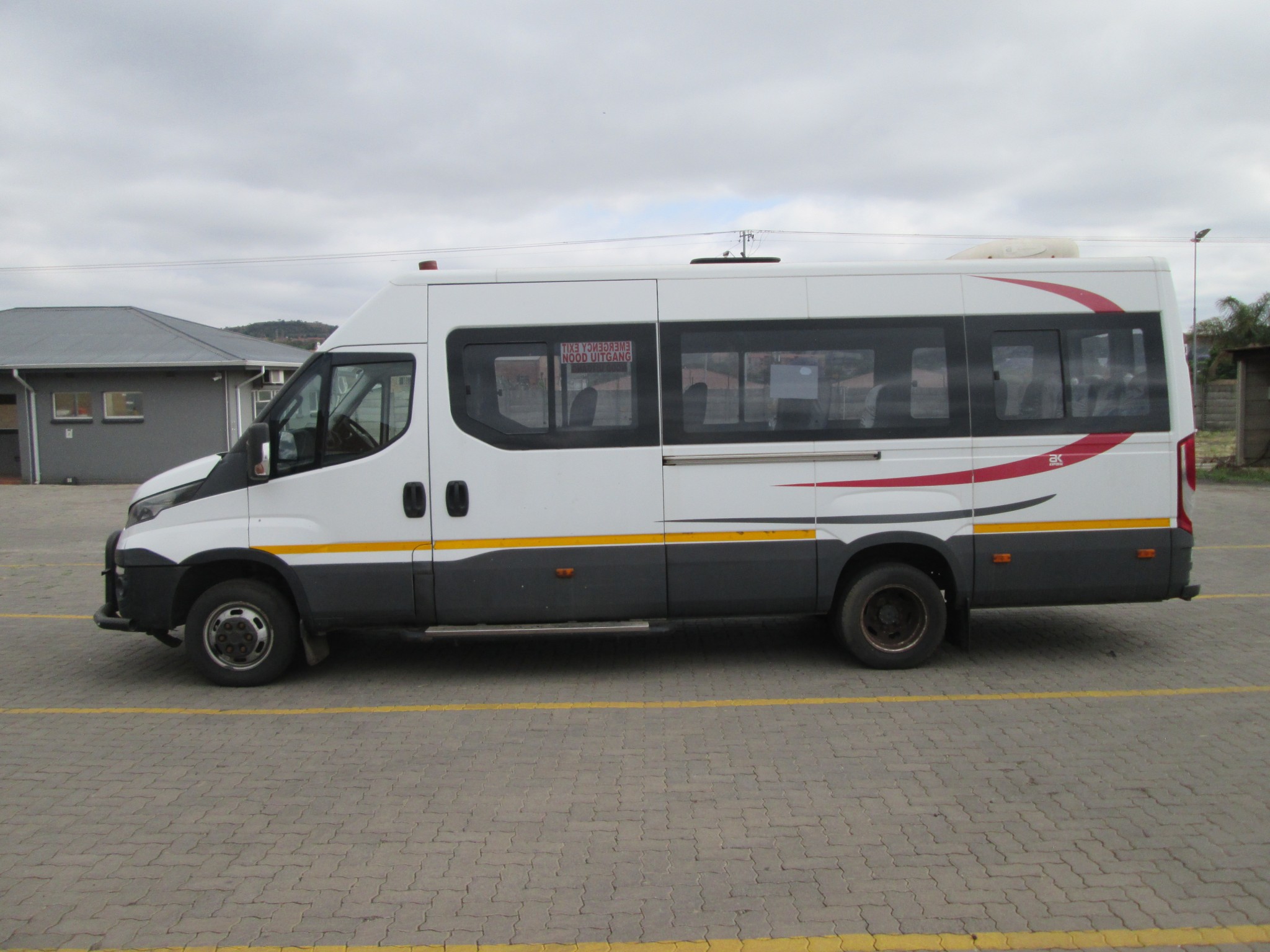 2019 IVECO DAILY 50-150 22 SEATER - Image 4