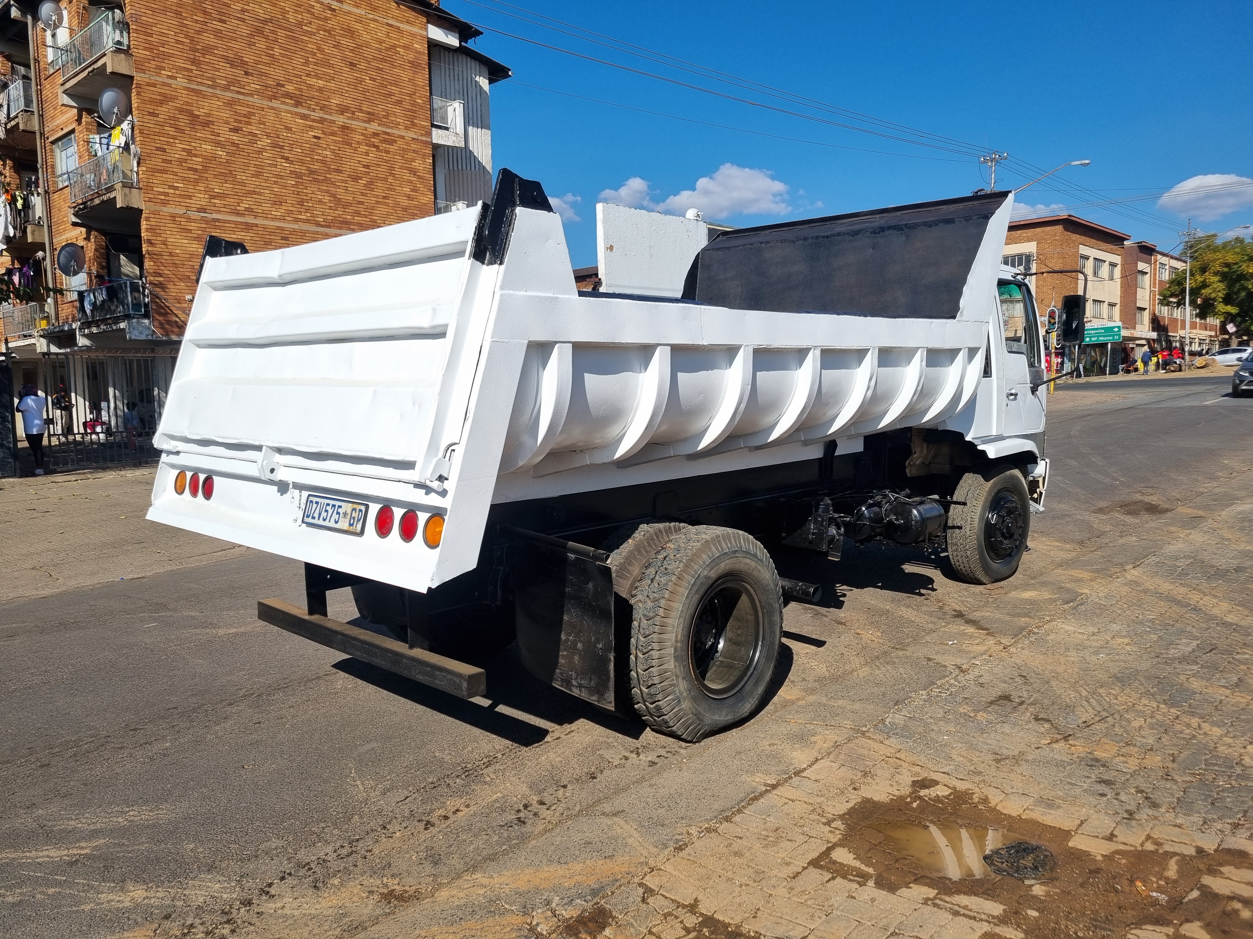 1998 HINO 14.143 6CUBE TIPPER - 224683KM - Image 7