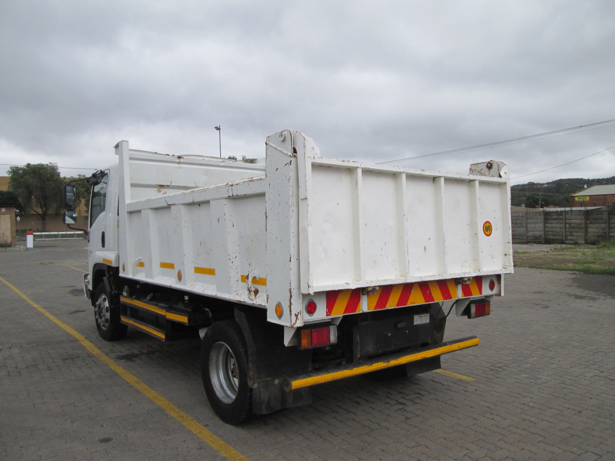 2018 ISUZU FSR800 6CUBE TIPPER - Image 5