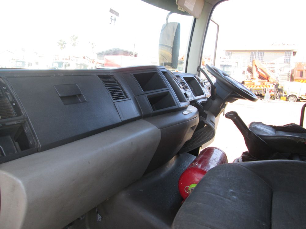 2016 VW CONSTELLATION 24.250 12TON CURTAIN SIDES - 269526KM - Image 12