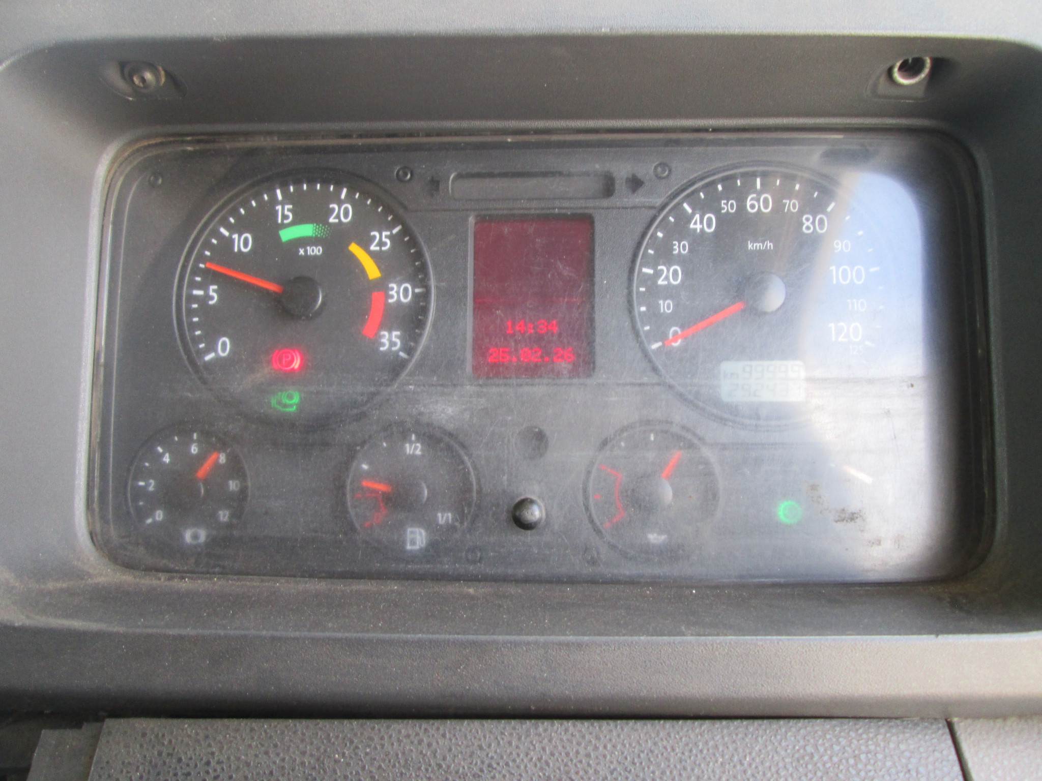 2016 VW CONSTELLATION 24.250 12TON CURTAIN SIDES - 292437KM - Image 14