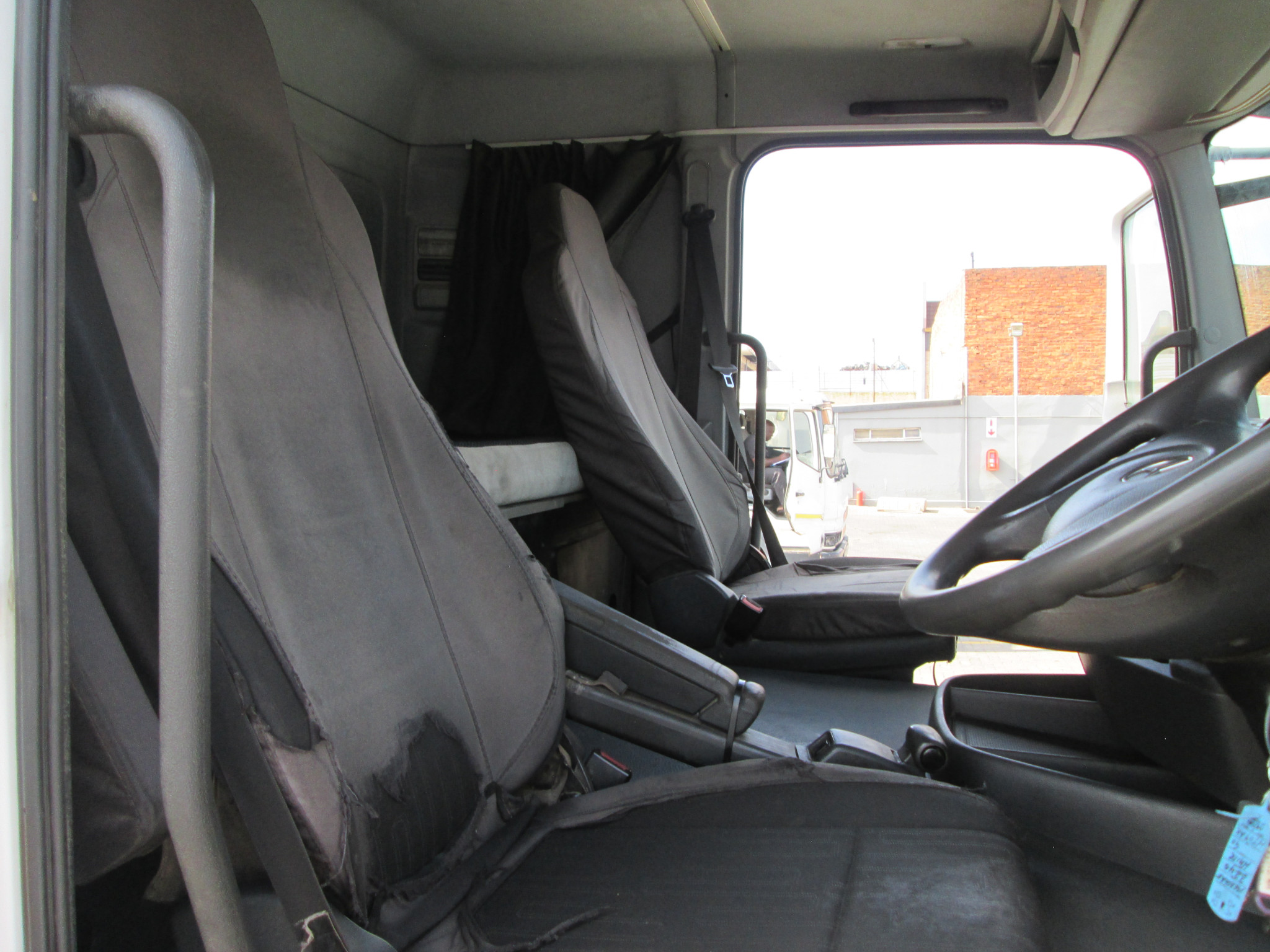 2018 MERCEDES BENZ 3340 AXOR TRUCK TRACTOR 262859KM - Image 13