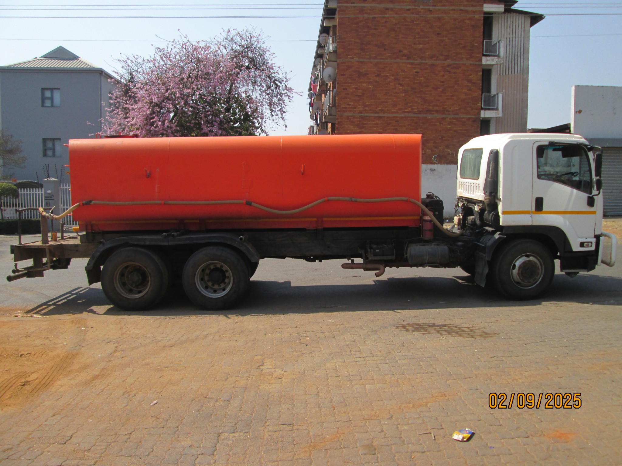 2011 ISUZU FVZ1400 16000L WATER TANKER - Image 8