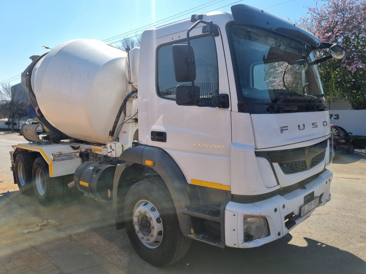 2023 FUSO FJ26-280 6CUBE CONCRETE MIXER - Image 1