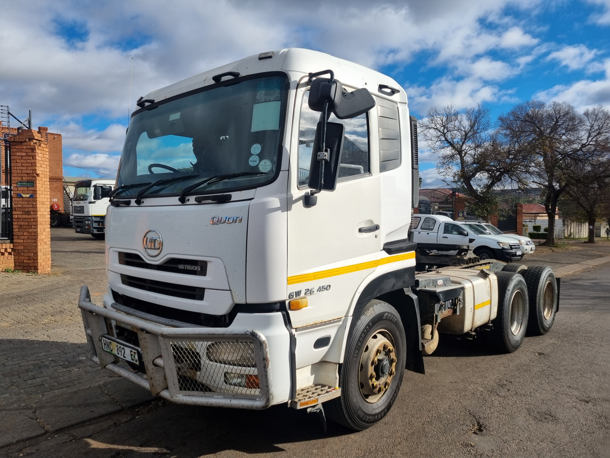 2015 UD QUON GW26-450 TUCK TRACTOR - Image 3