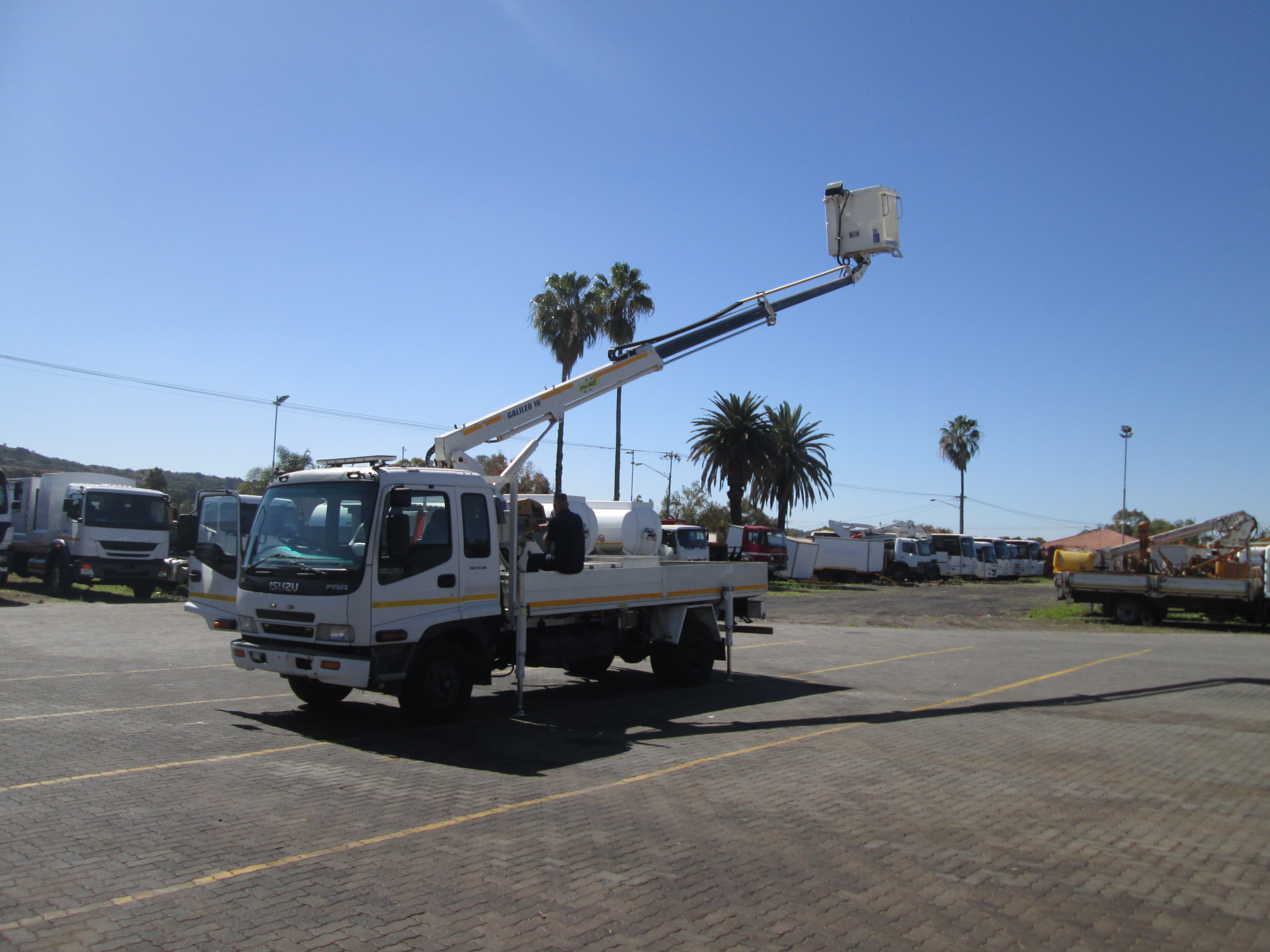 2009 ISUZU FRR500 FRIGHTER 5TON WITH GALILEO ITALMEC 16M REACH CHERRY PICKER - 240169KM - Image 12