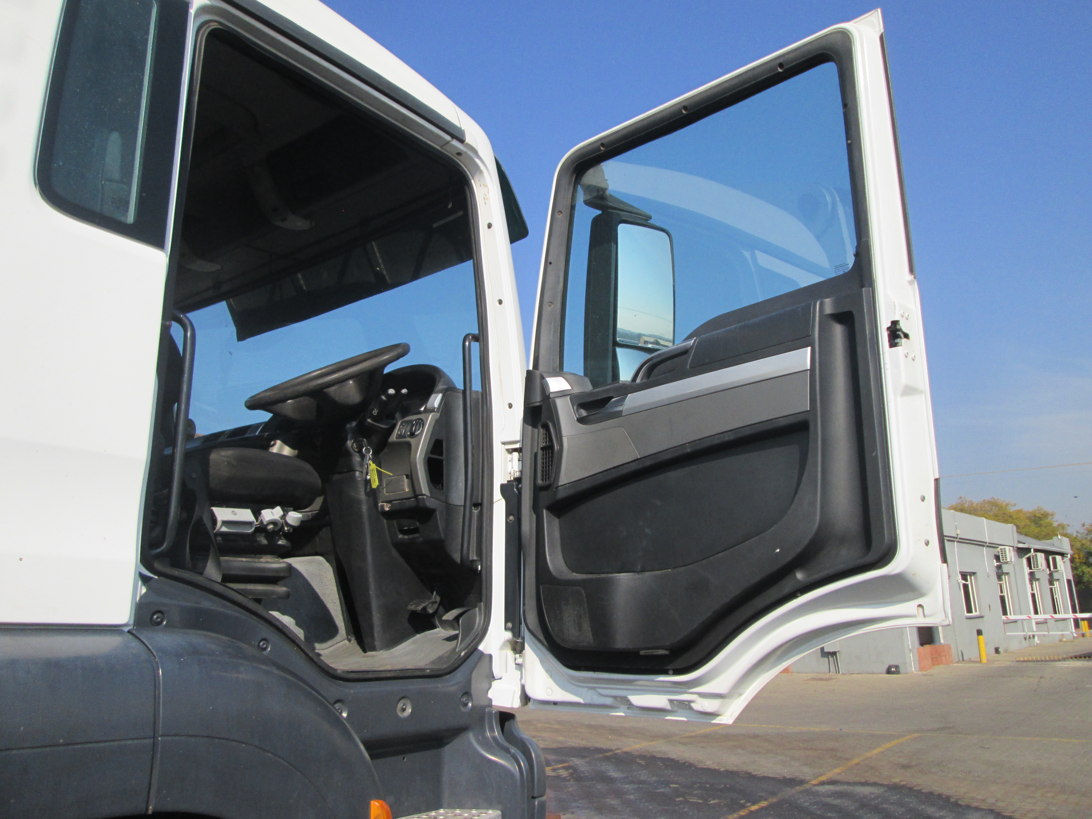 2018 MAN TGS33.360 6X6 12 TON DROPSIDE BODY WITH  BONFIGLIOLI P30500XL 163909KM - Image 14