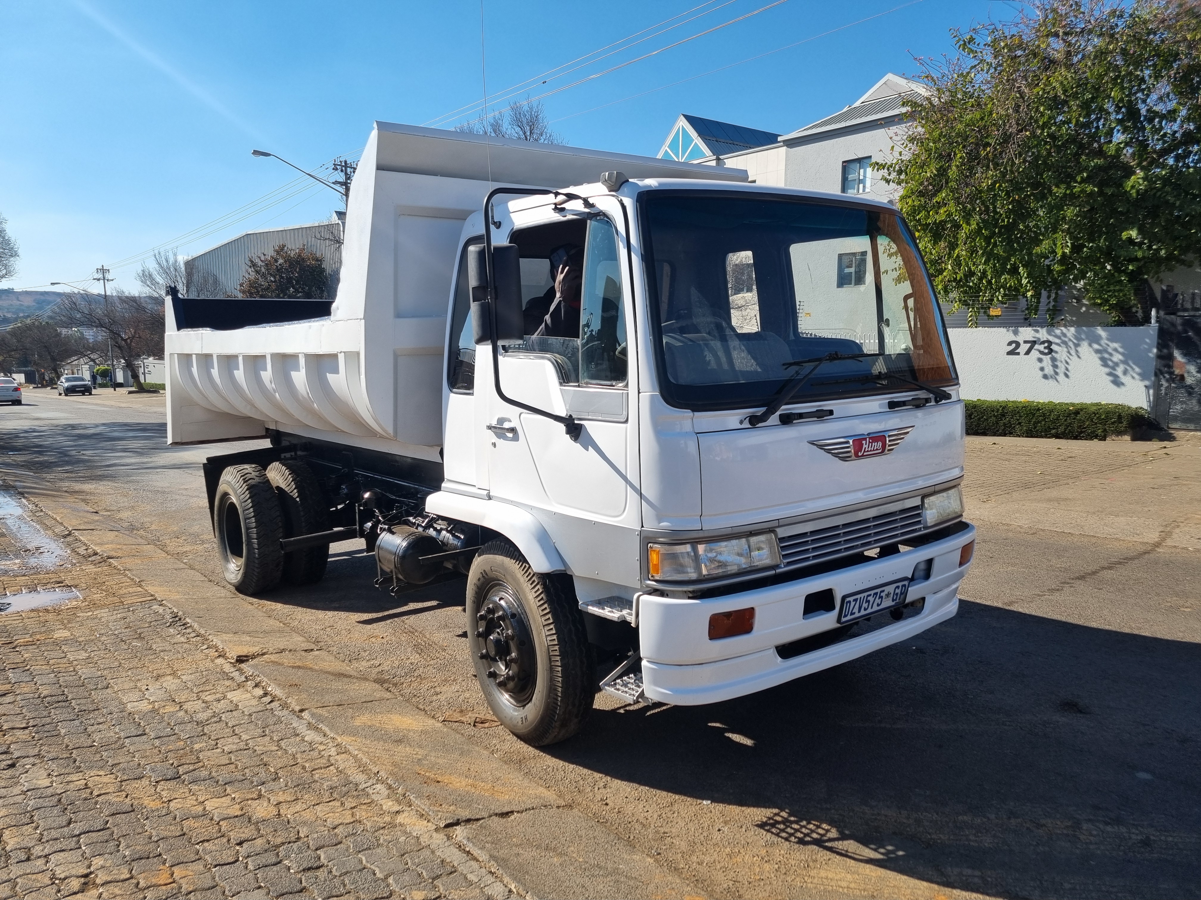 1998 HINO 14.143 6CUBE TIPPER - 224683KM