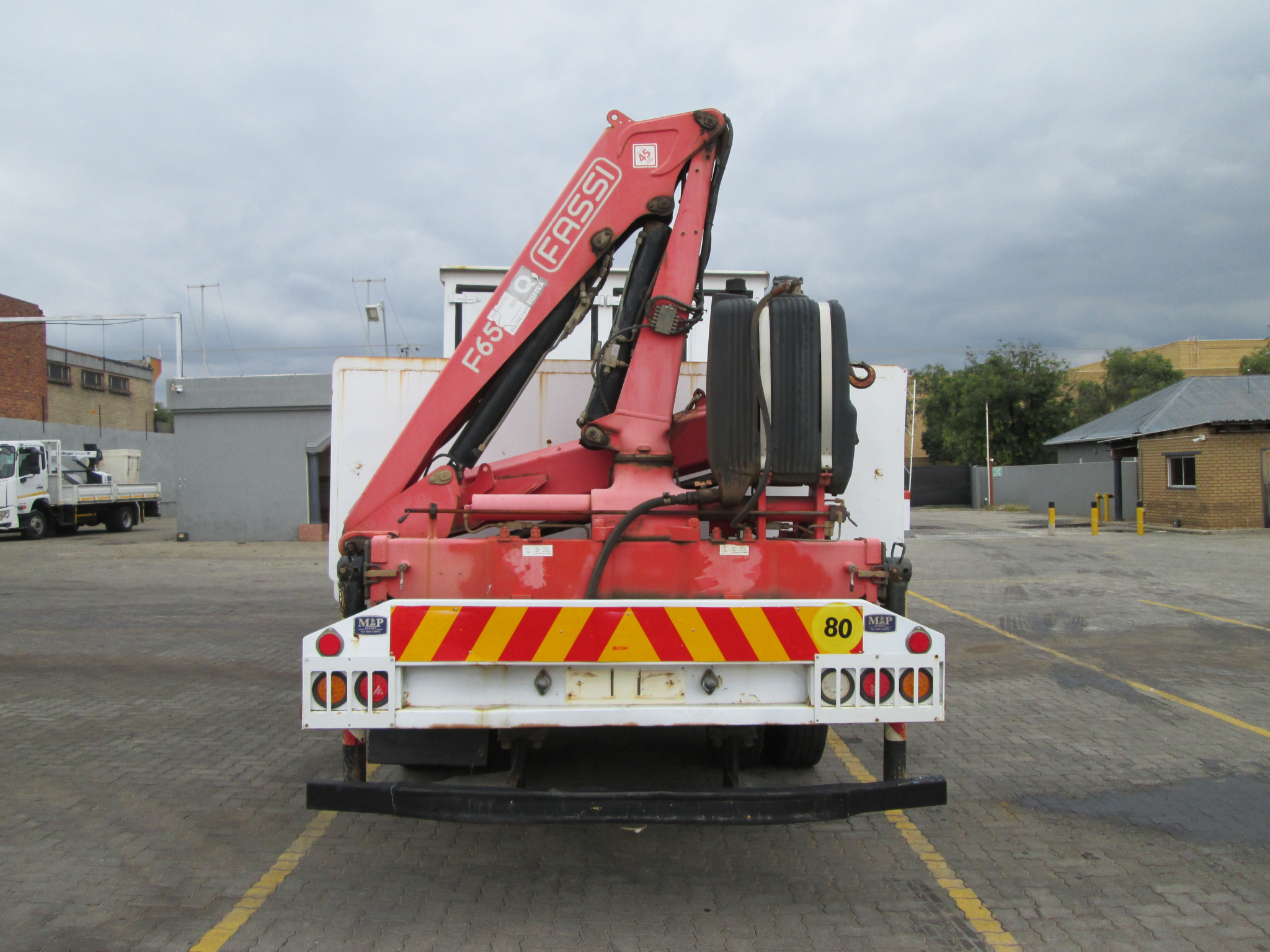 2011 UD TRUCK UD80 8TON DROPSIDE WITH FASSI F65 CRANE & CREWCAB - Image 6