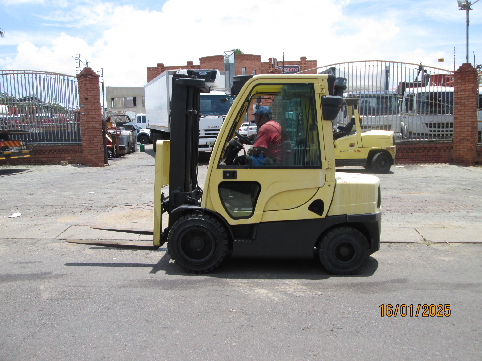 2011 HYSTER H3 OFT 2.4TON FORKLIFT - Image 5