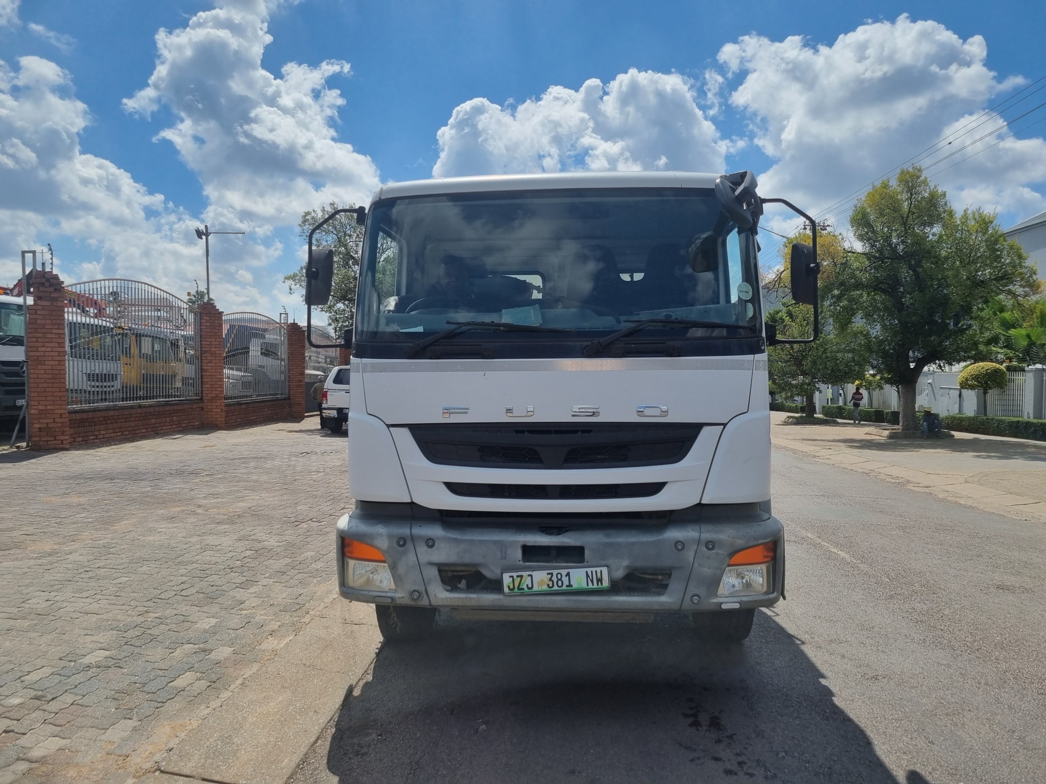 2018 FUSO FJ16-230 13CUBE COMPACTOR - Image 2