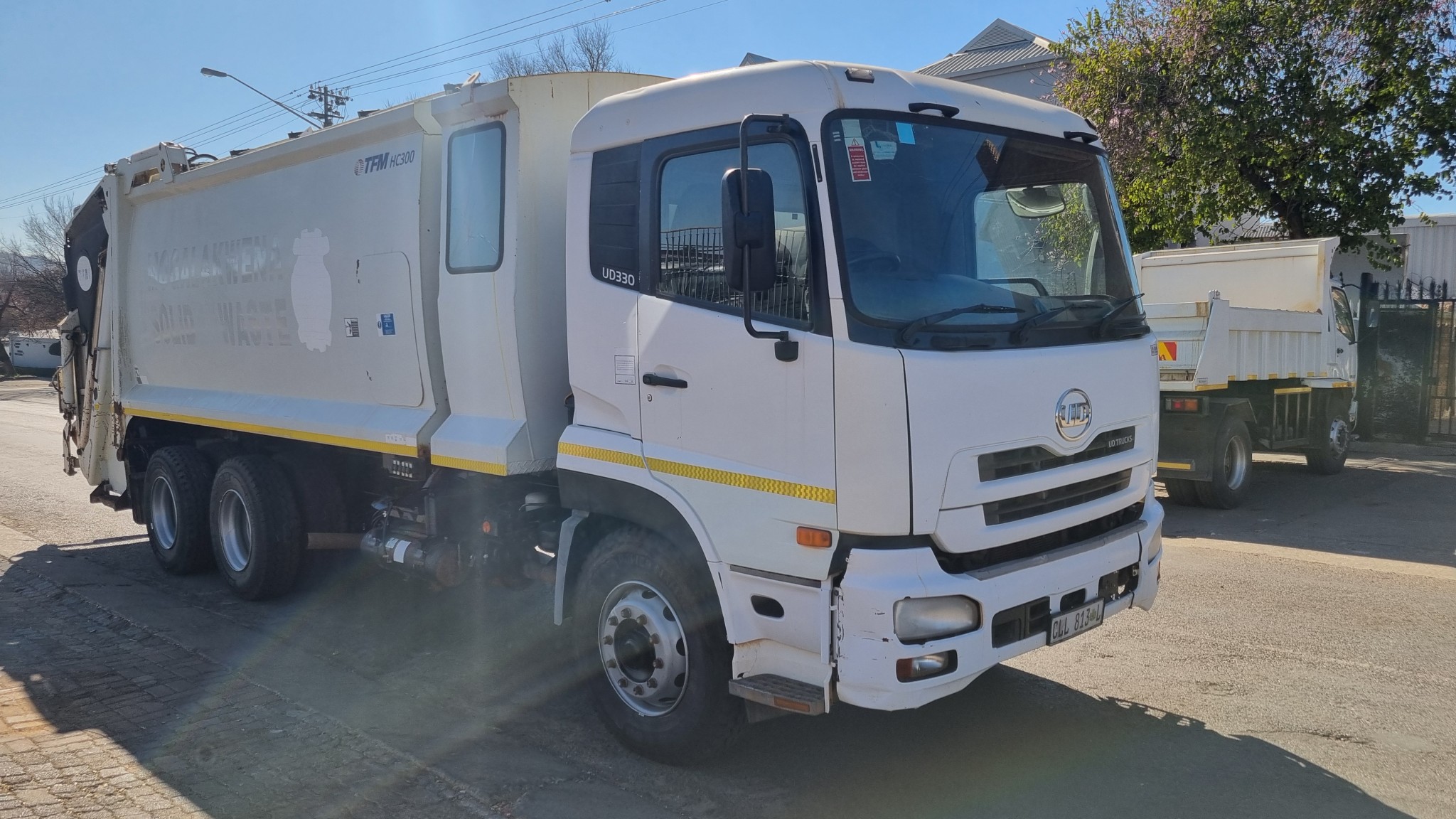 2012 UD330 COMPACTOR - Image 1