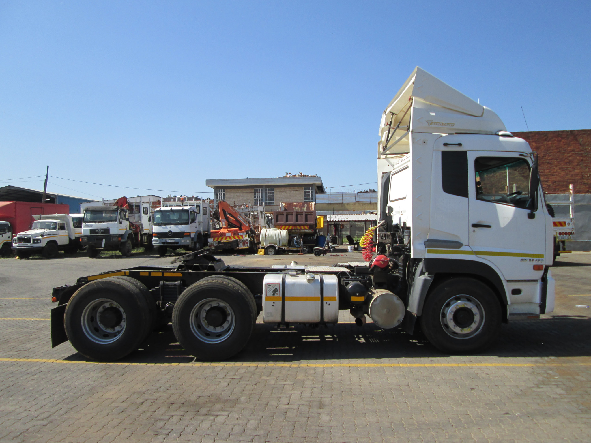 2018 UD QUON GW26-450 TRUCK TRACTOR 246563KM - Image 8