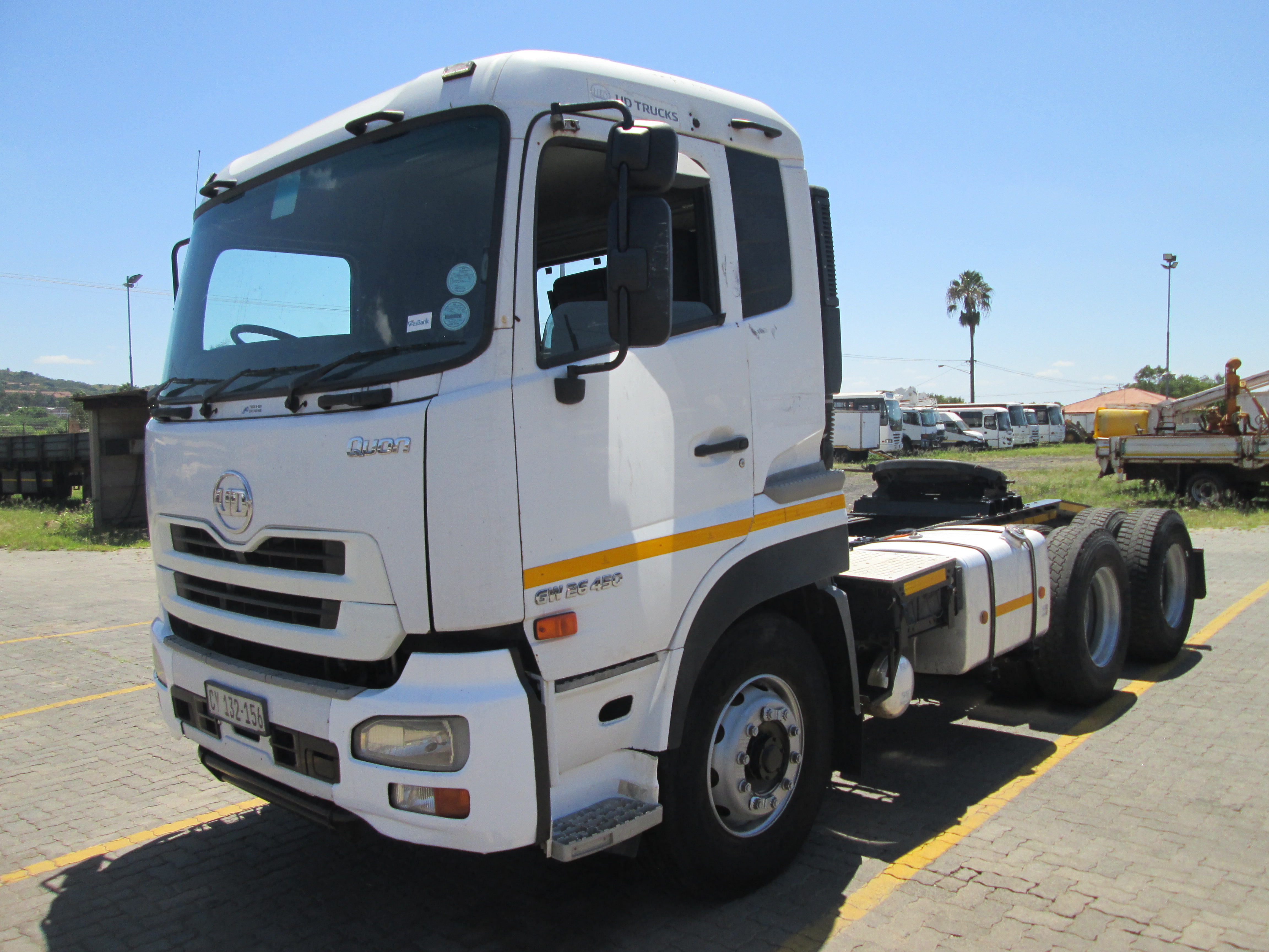 2015 UD QUON GW26-450 TRUCK TRACTOR 275737KM - Image 3