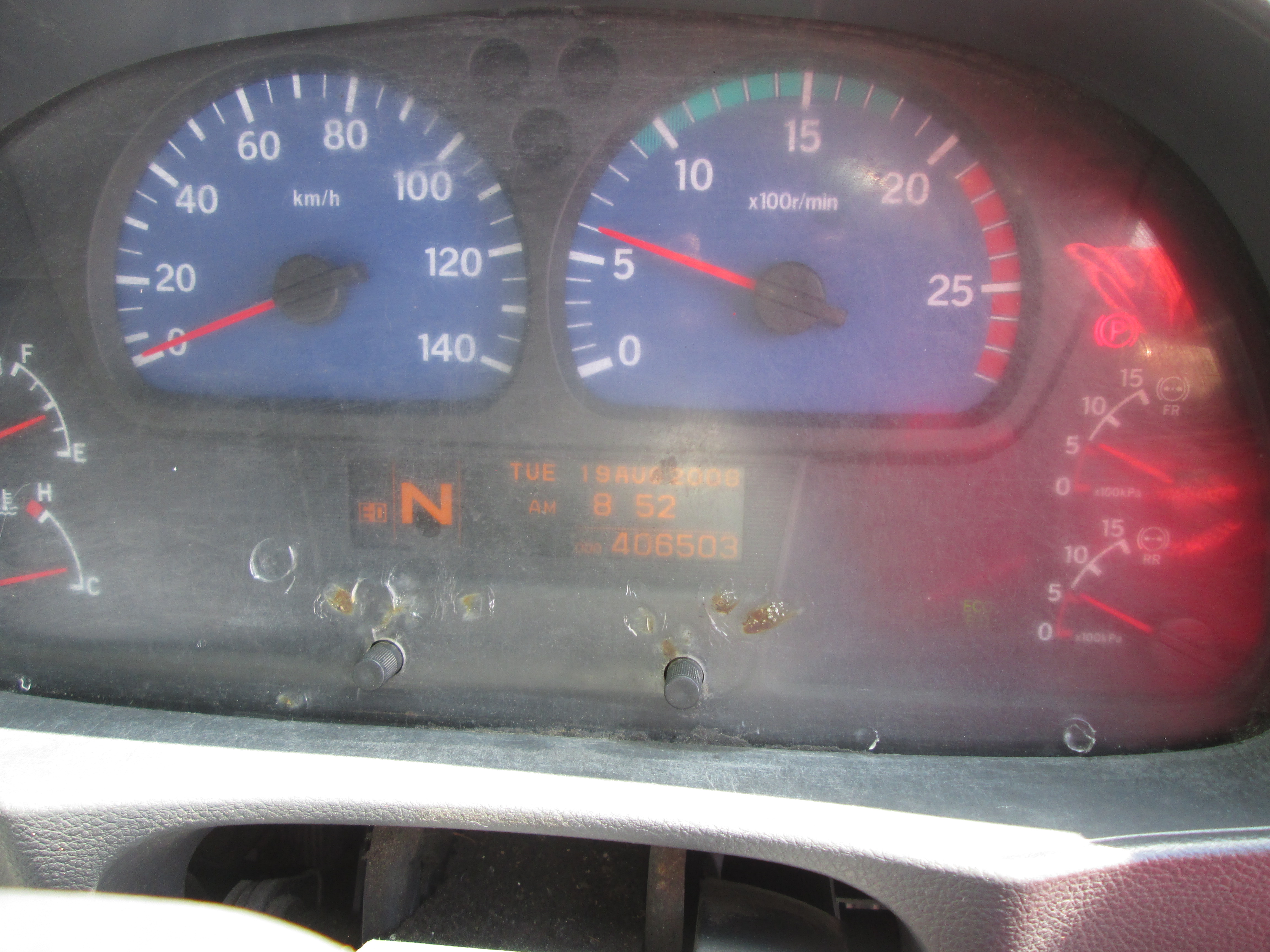 2018 UD QUON GW26-450 TRUCK TRACTOR 406503KM - Image 9