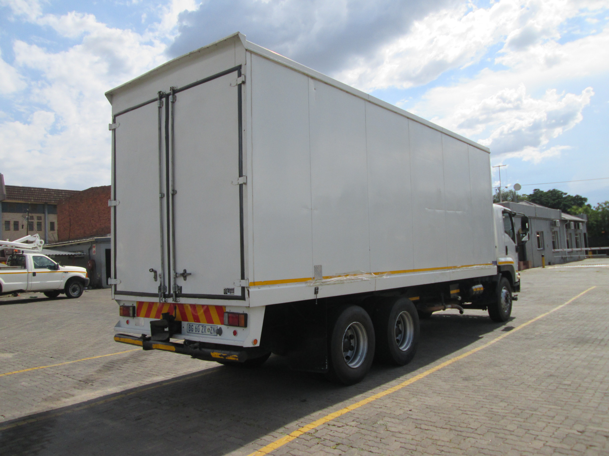 2020 ISUZU FVZ1400 14TON CLOSED BODY - Image 7
