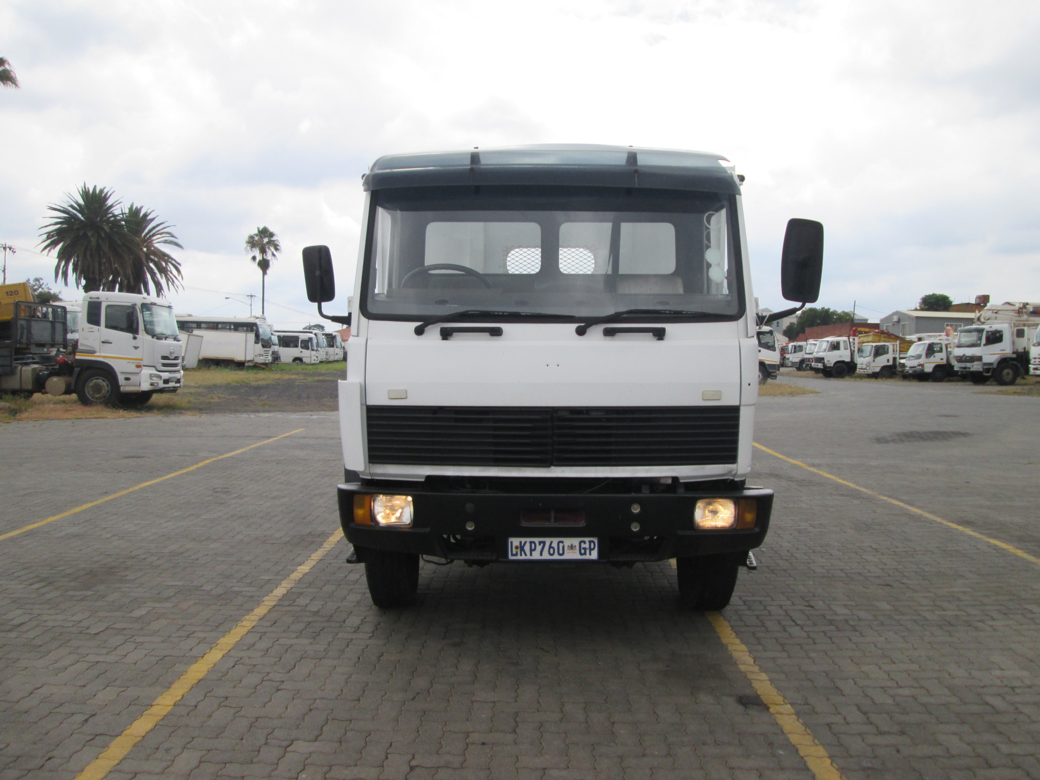 1993 MERCEDES BENZ 1214 6CUBE TIPPER - Image 2