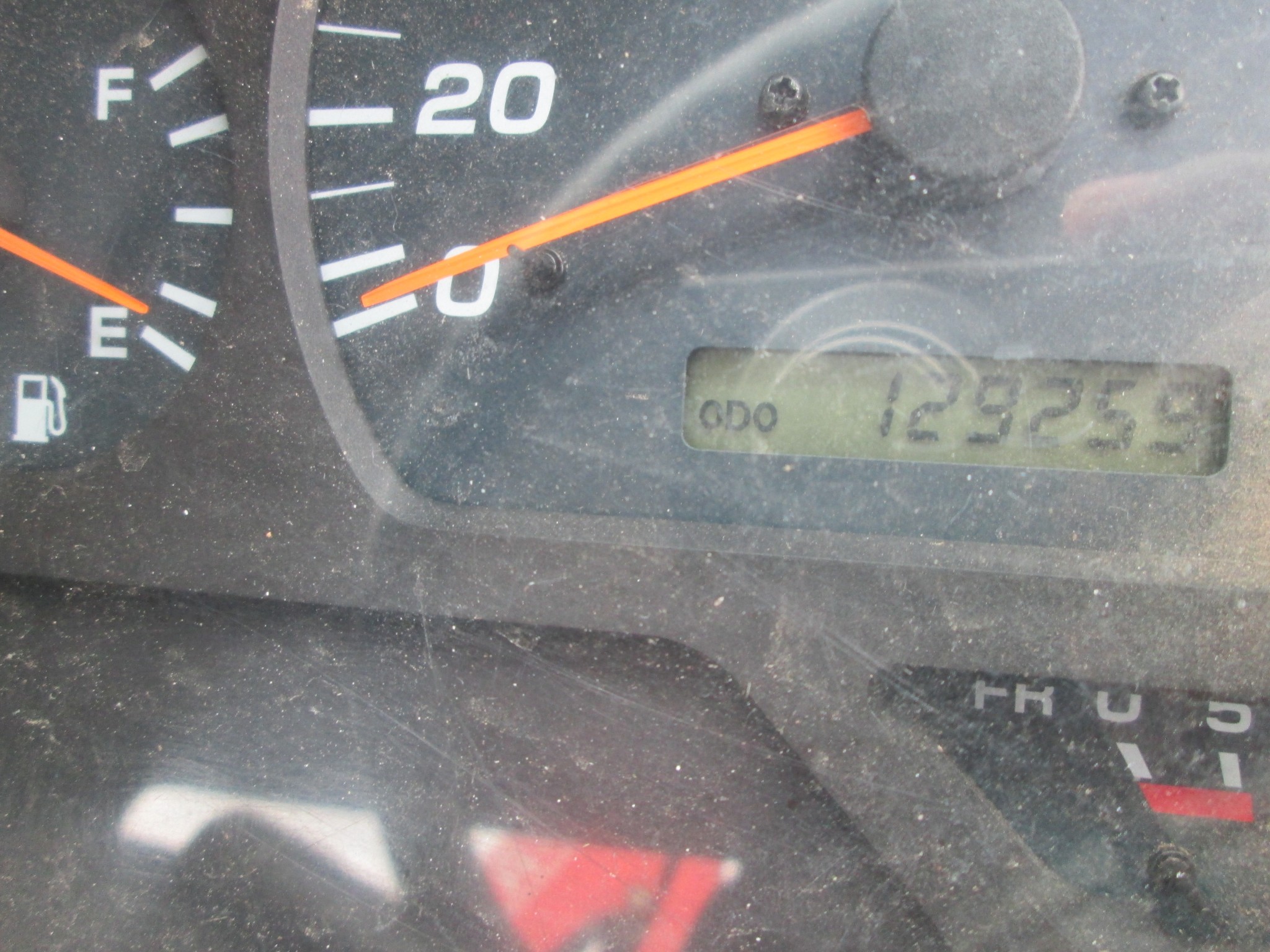 2013 UD80 5CUBE  TIPPER DROPSIDE BODY WITH FASSI F65 CRANE  - Image 9