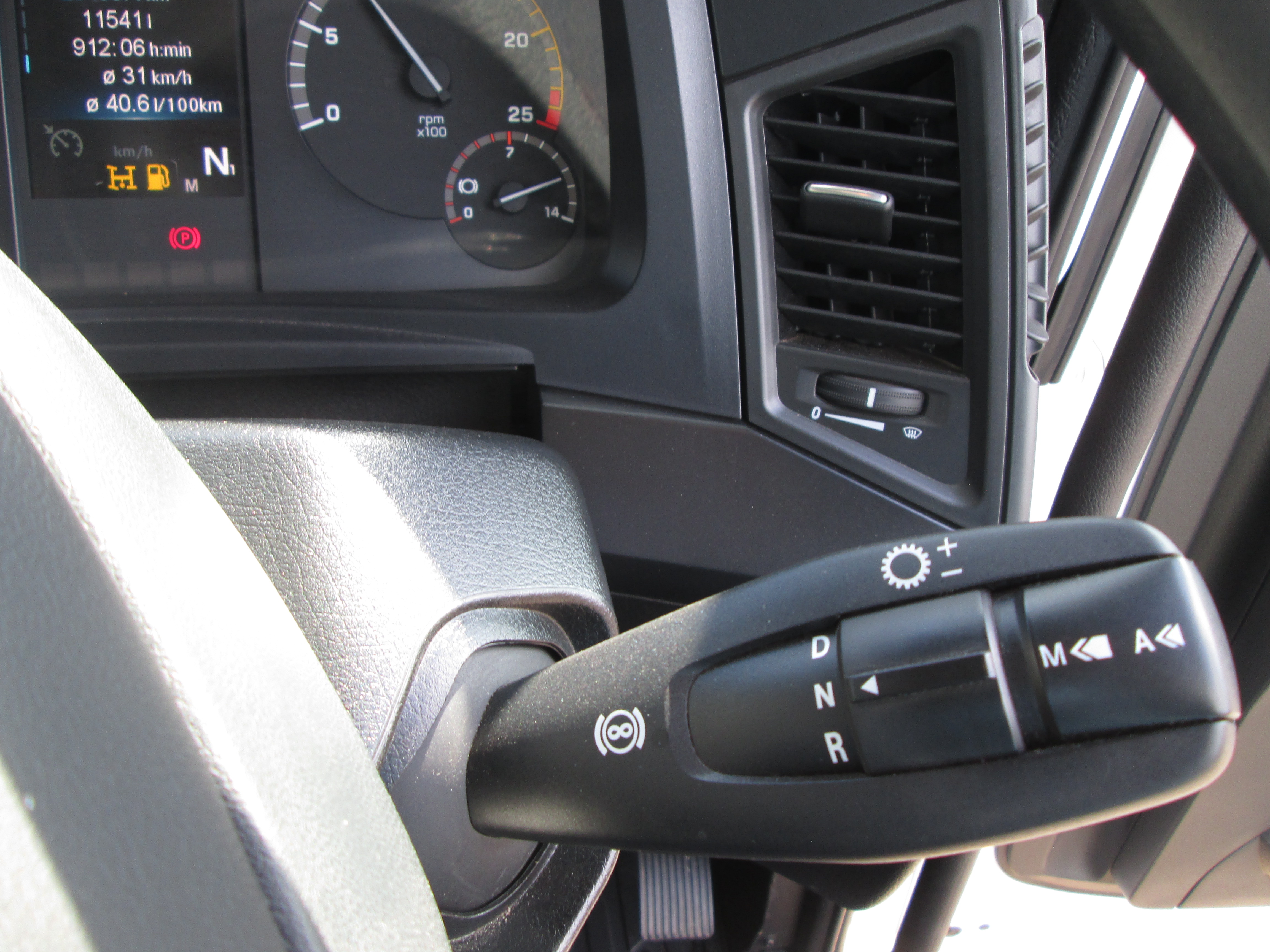 2023 Mercedes Benz AROCS 4152 Twin steer 8x4 flat deck Equipped with rear mount PK63002 EH crane - Image 25