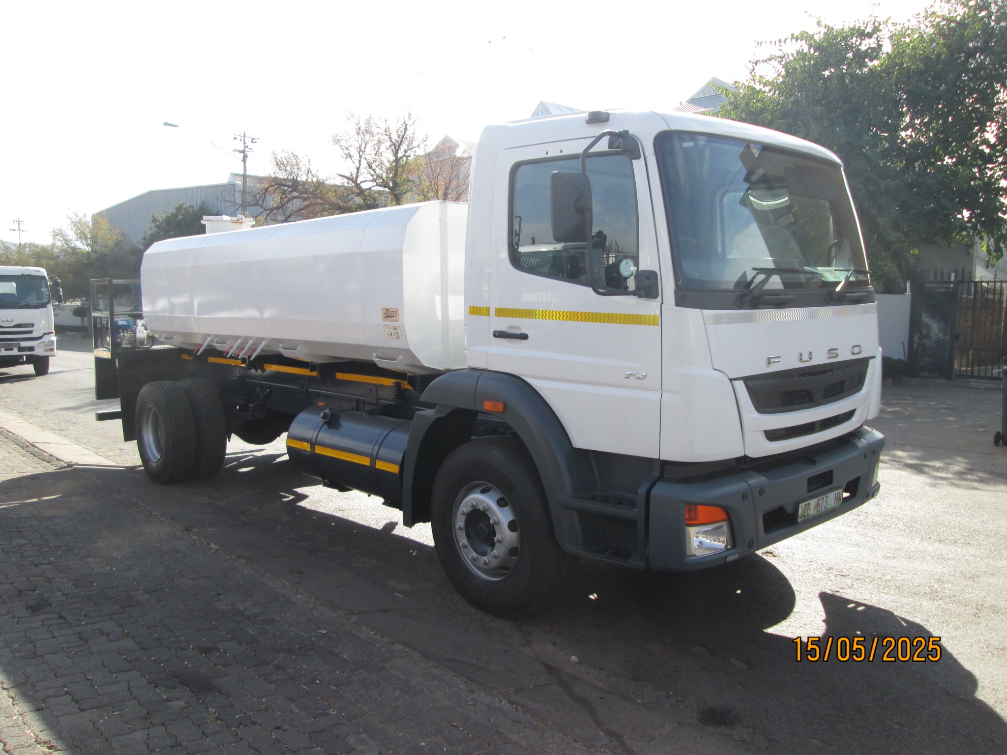 2018 FUSO FJ16-230 7000L WATER TANKER - Image 1