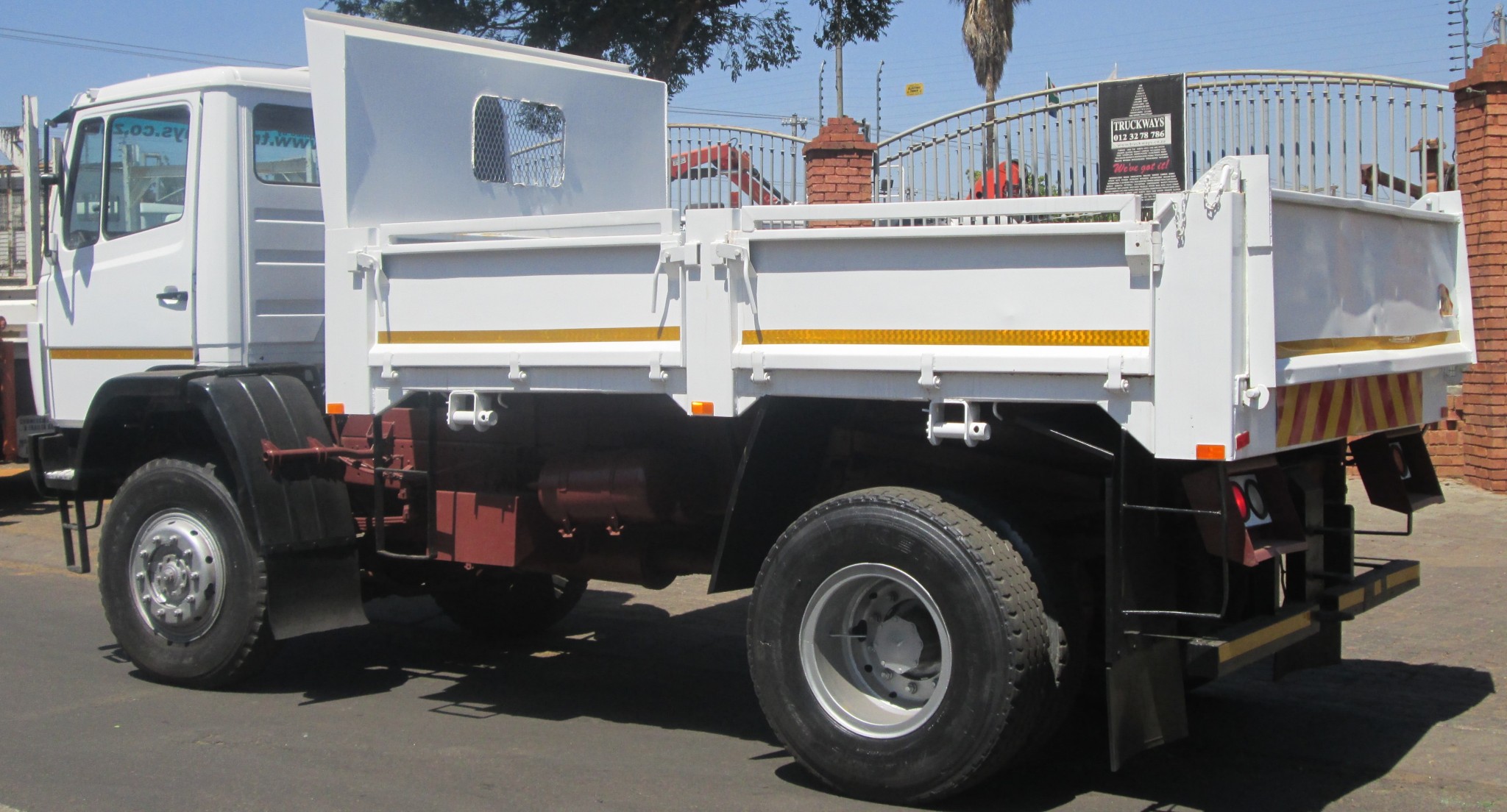 1996 MERCEDES BENZ 1617, 4X4 5M³ DROPSIDE TIPPER - Image 5