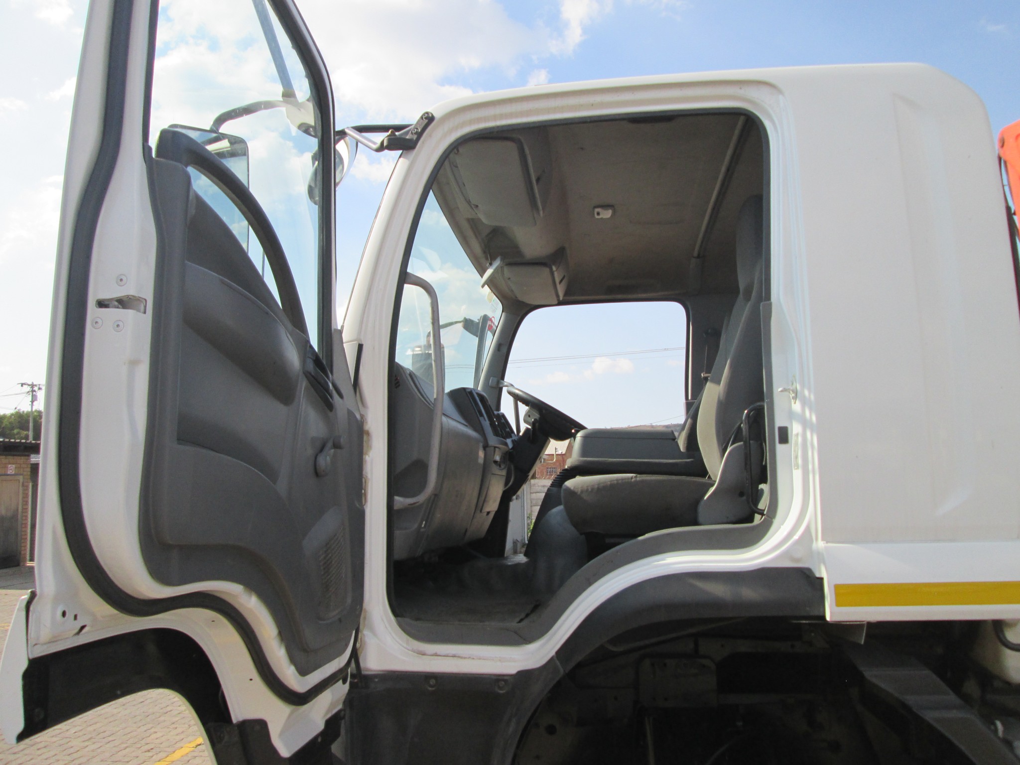 2014 ISUZU FTS750 4X4 5CUBE TIPPER DROPSIDE WITH FASSI F65 CRANE - Image 15