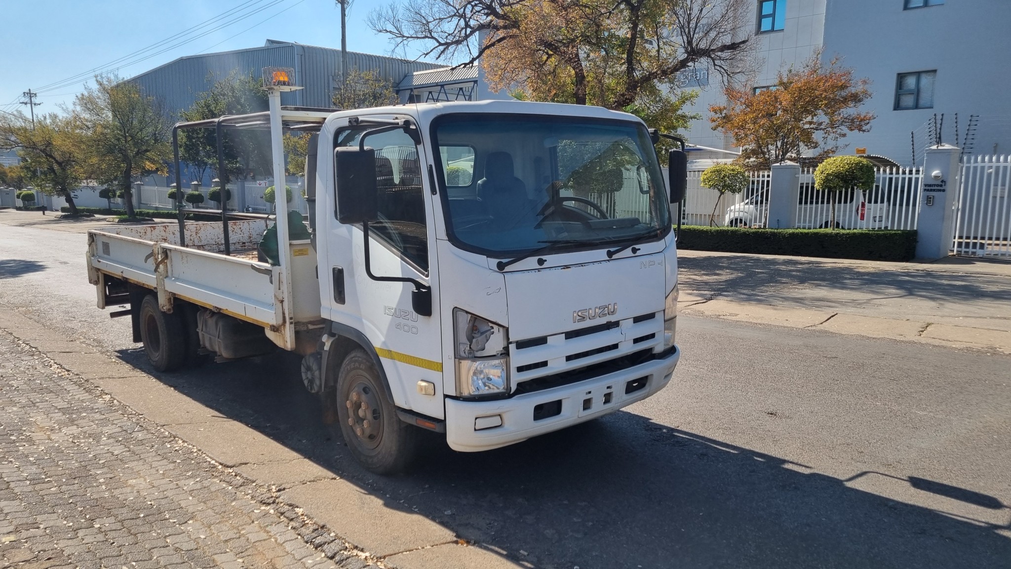 2012 ISUZU NPR400 4TON DROPSIDE BODY TRUCK - Image 2