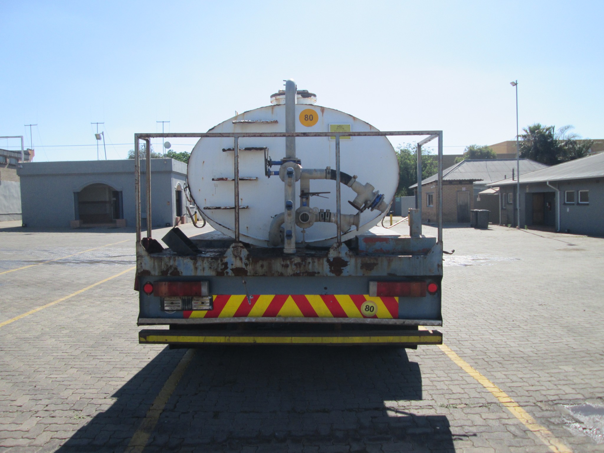 2018 MAN CLA26.280 12000L WATER TANKER - Image 6