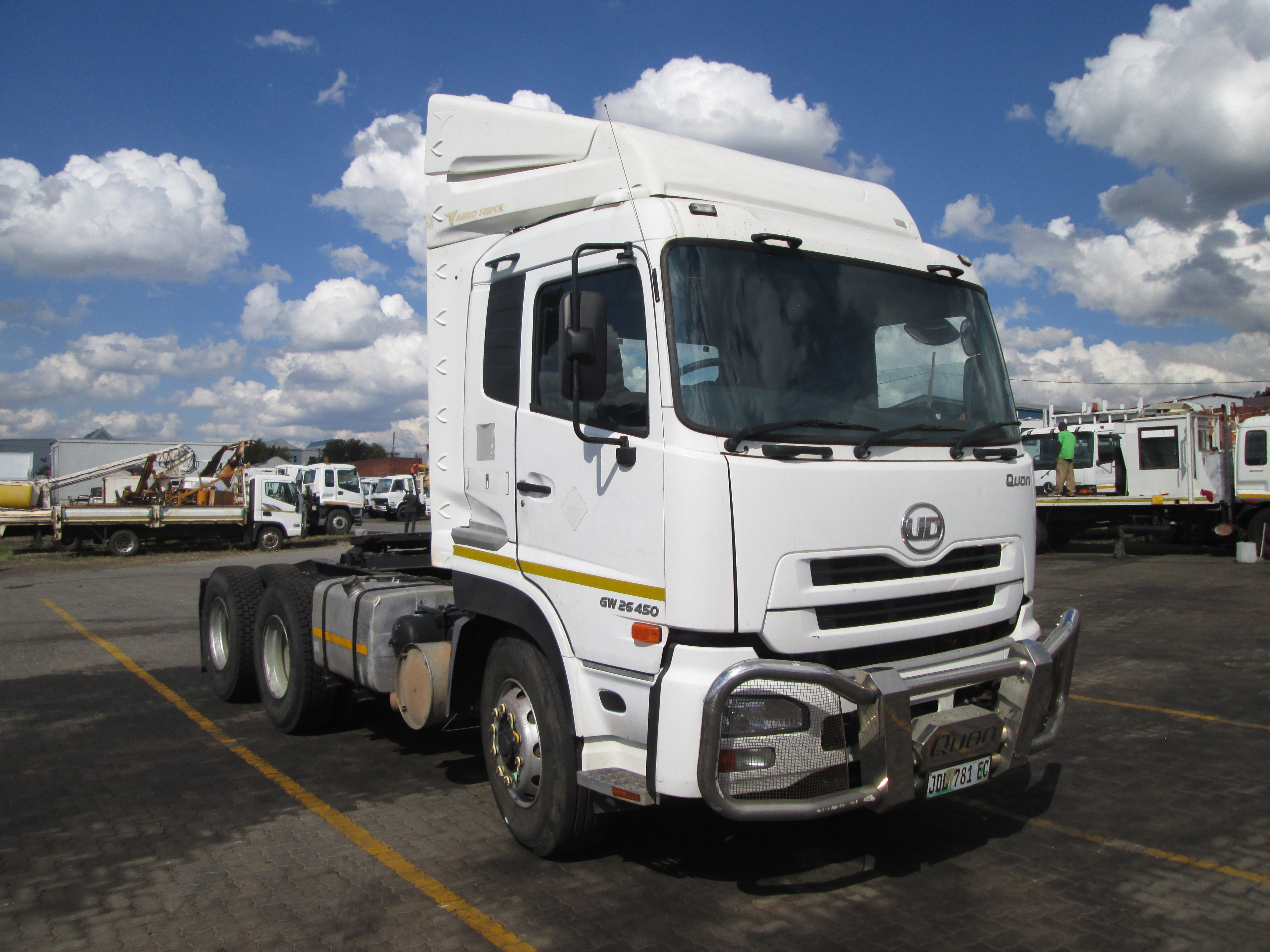 2018 UD QUON GW26-450 TRUCK TRACTOR 406503KM
