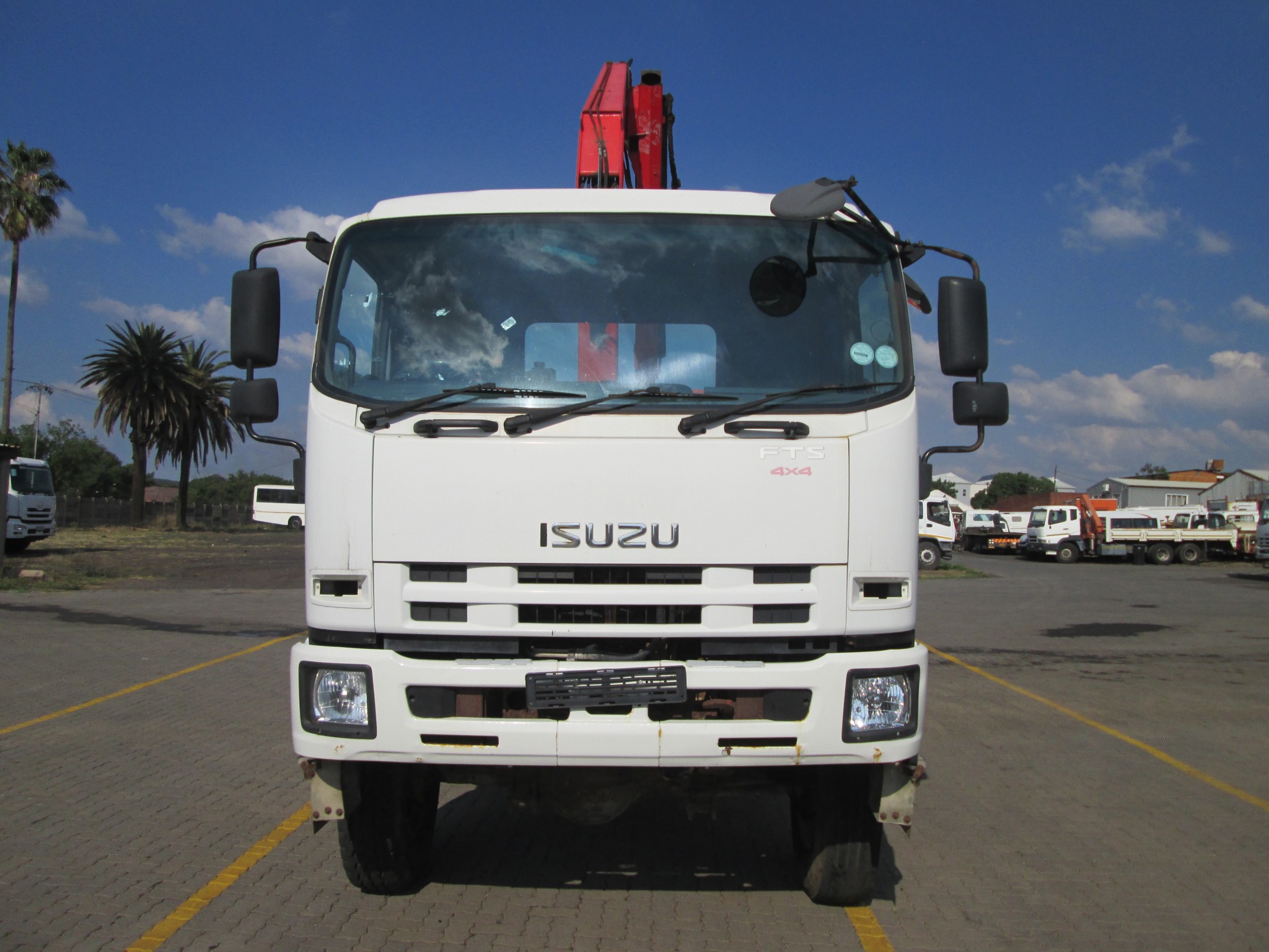 2014 ISUZU FTS 750 4X4 5M³ TIPPER WITH FASSI F95 CRANE & CRAB  - Image 2