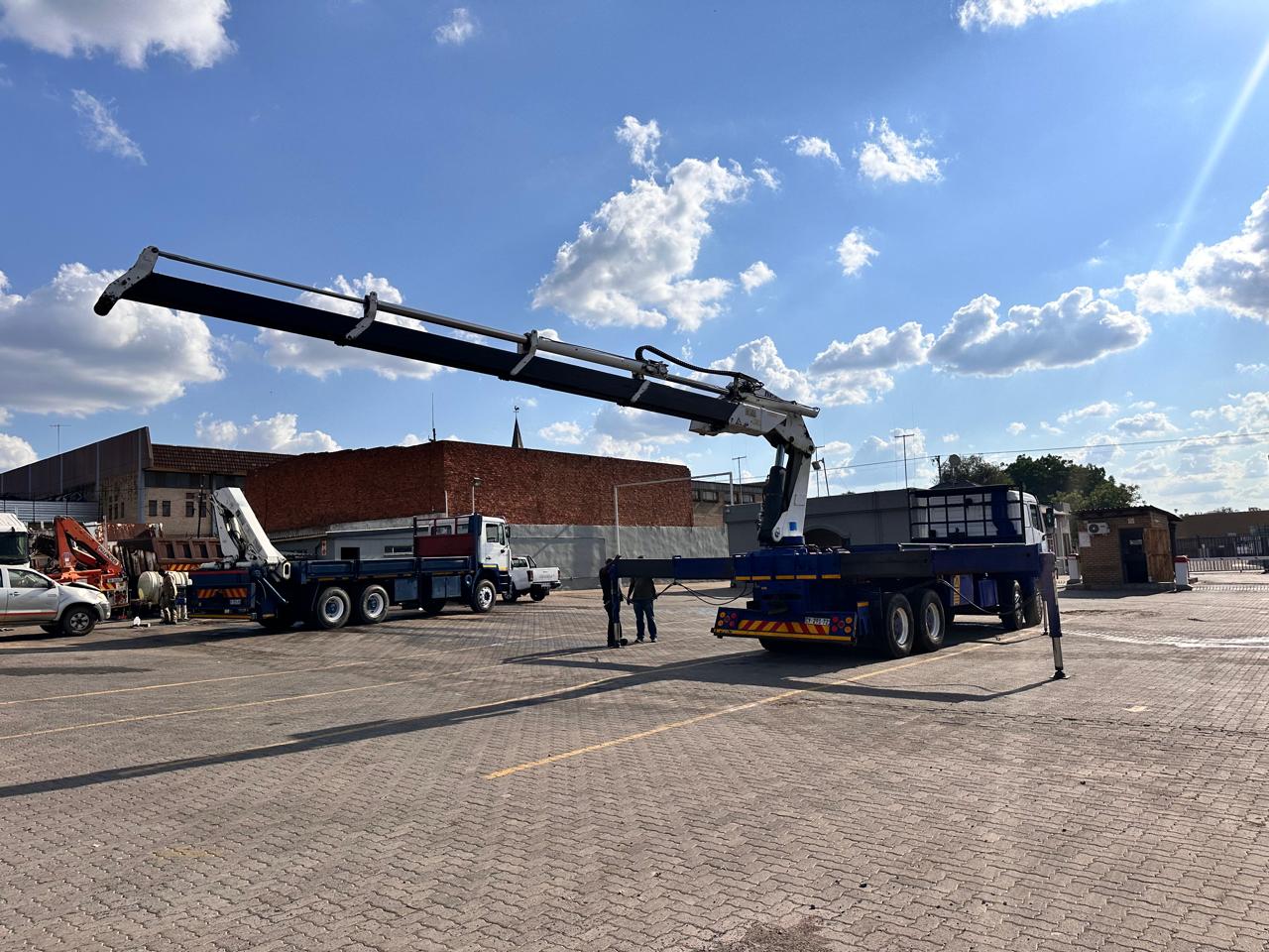 2001 MERCEDES BENZ 3235 ACTROS MP1 TWINSTEER 12TON DROPSIDE  WITH PESCI SPE560 CRANE - Image 23