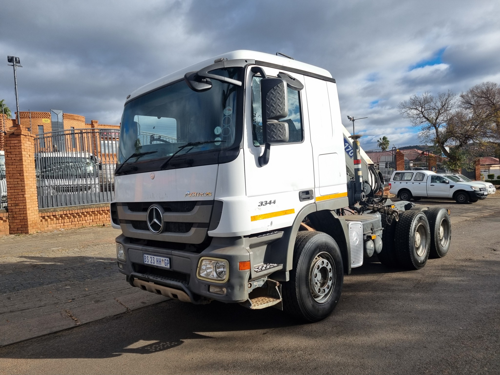 2012 MERCEDES BENZ 3344 HORSE WITH COPMA 170.3 CRANE - Image 4