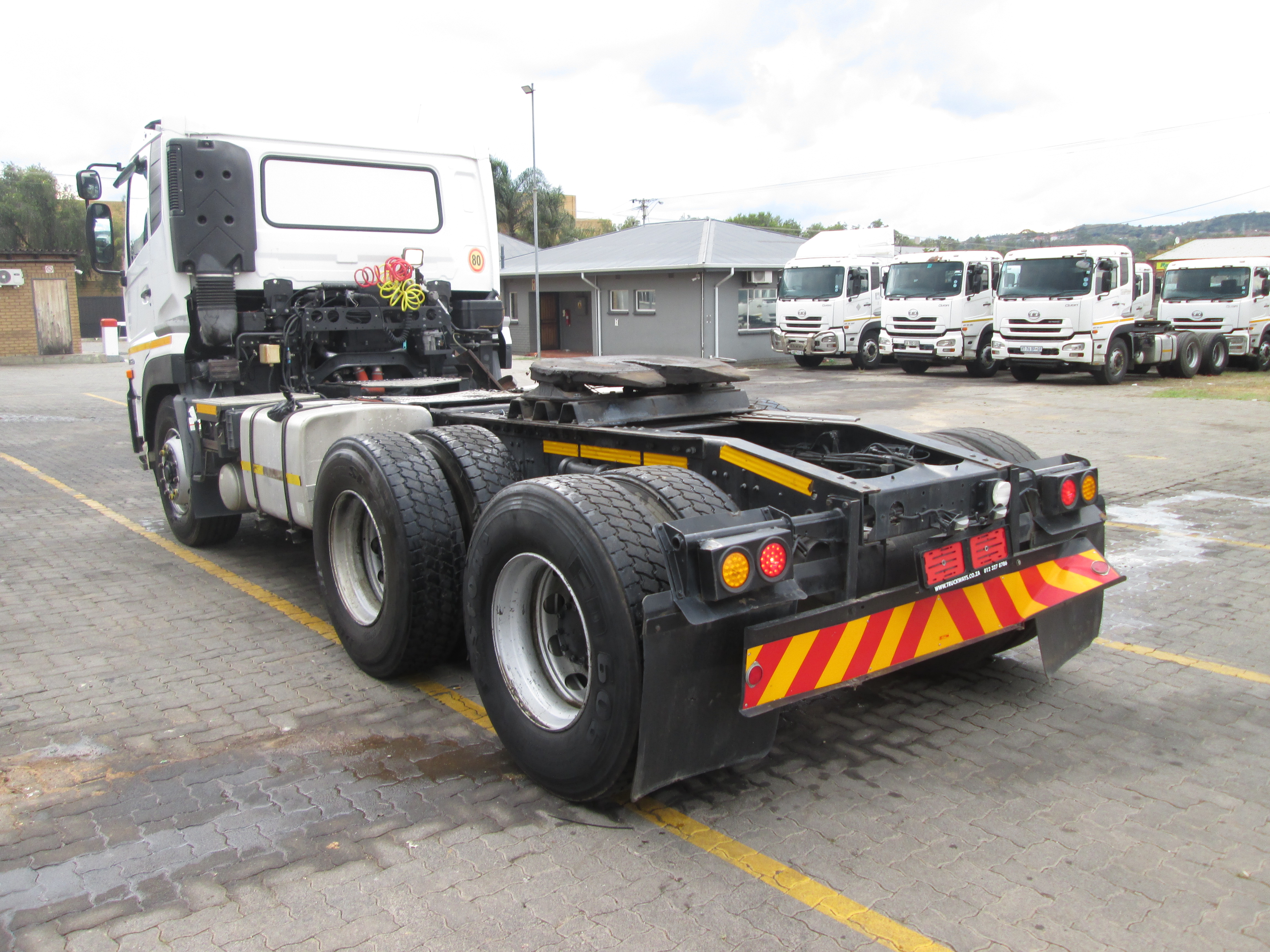 2018 UD QUON GW26-450 TRUCK TRACTOR 311225KM - Image 5