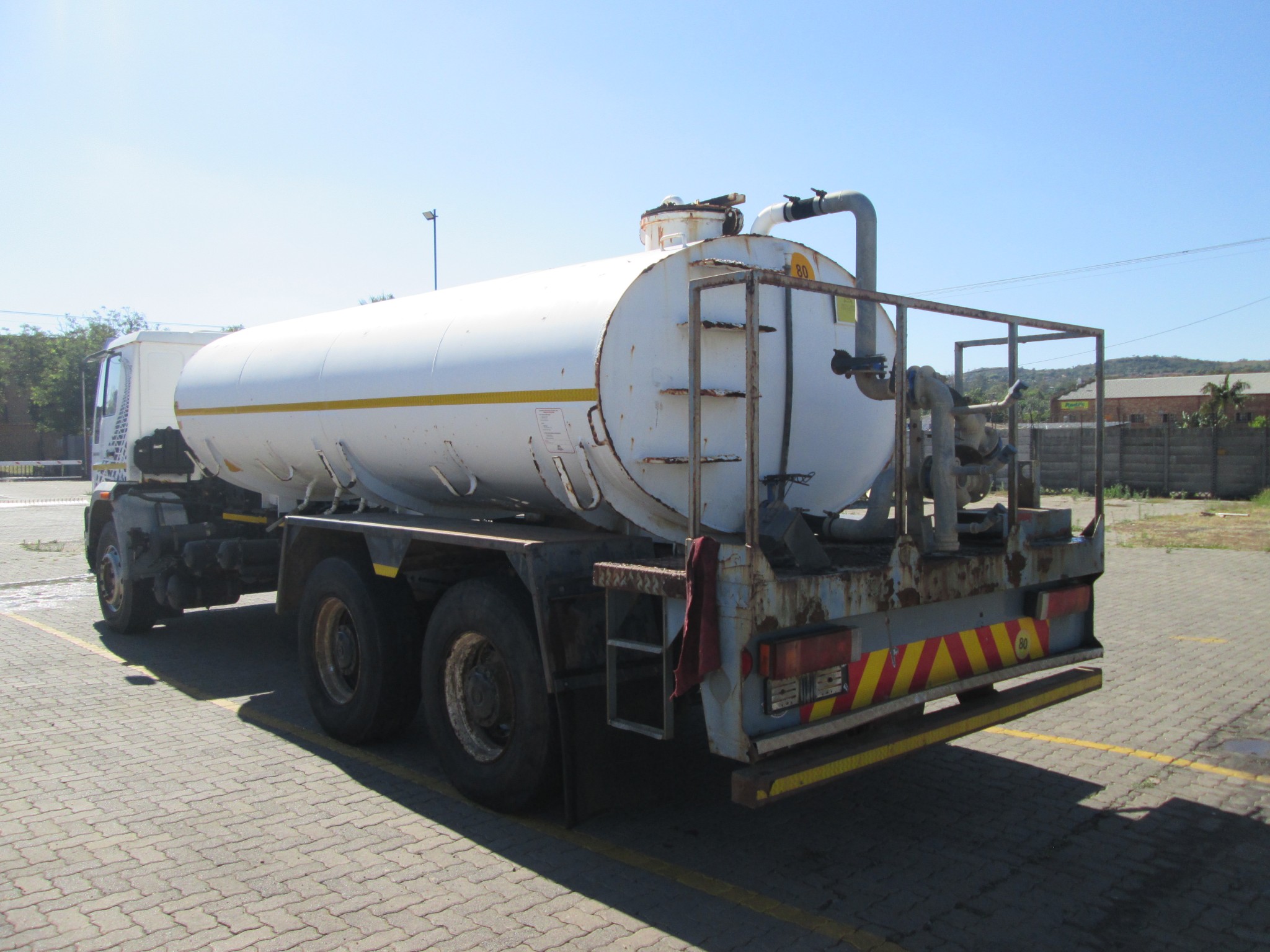 2018 MAN CLA26.280 12000L WATER TANKER - Image 5