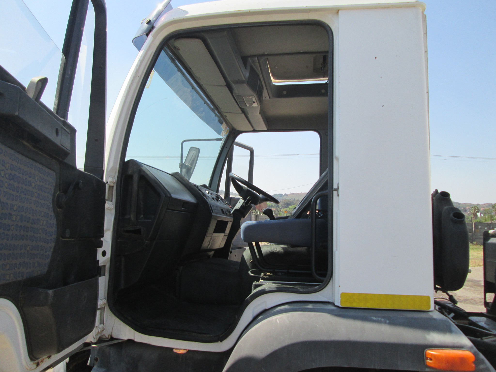 2018 MAN CLA26.280 12000L WATER TANKER - Image 10