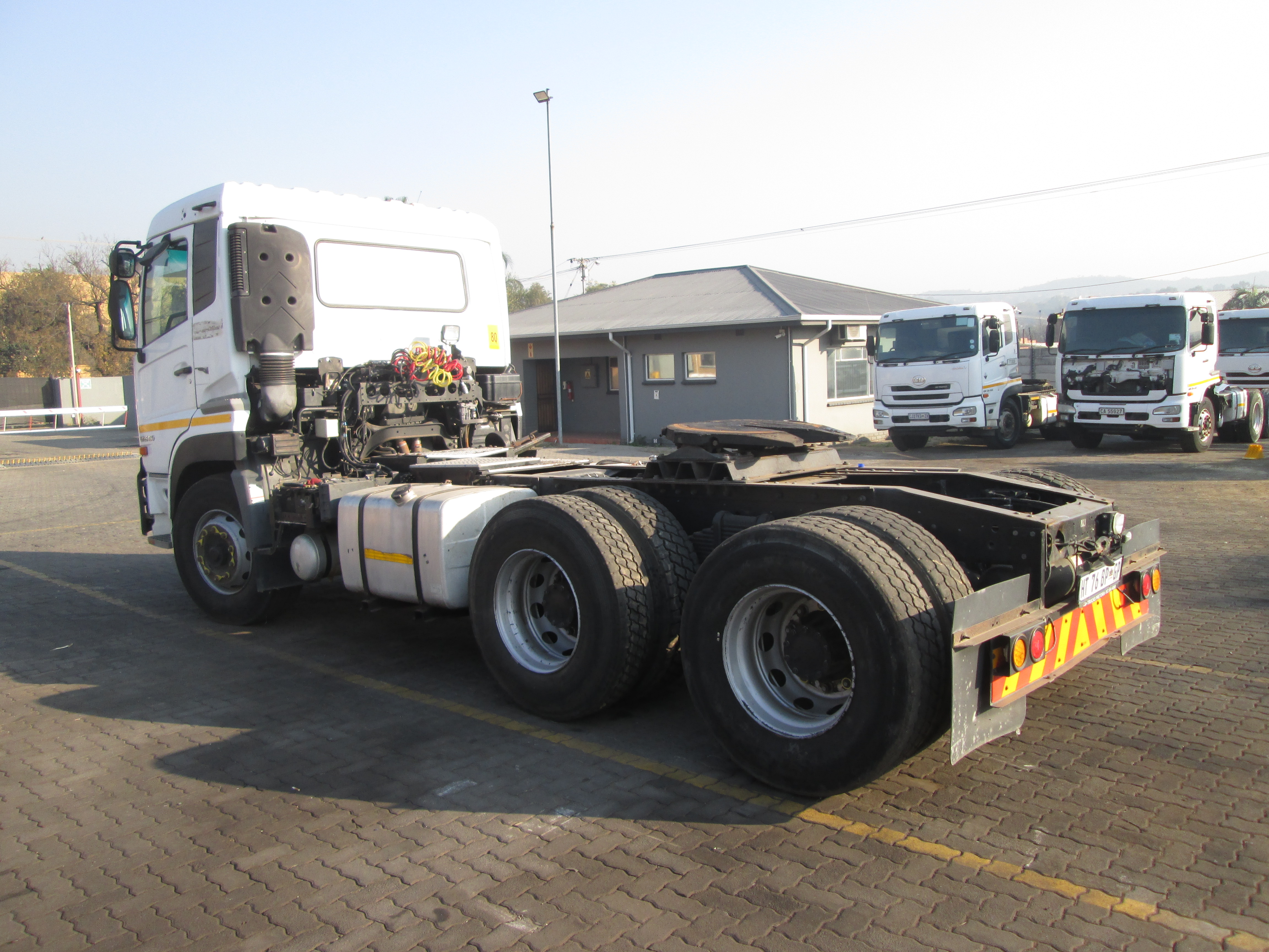 2018 UD QUON GW26-450 TRUCK TRACTOR 253087KM - Image 6