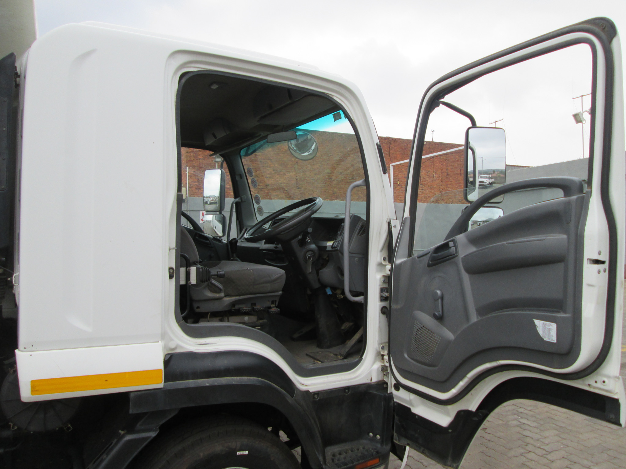 2018 ISUZU FSR800 6CUBE TIPPER - Image 9