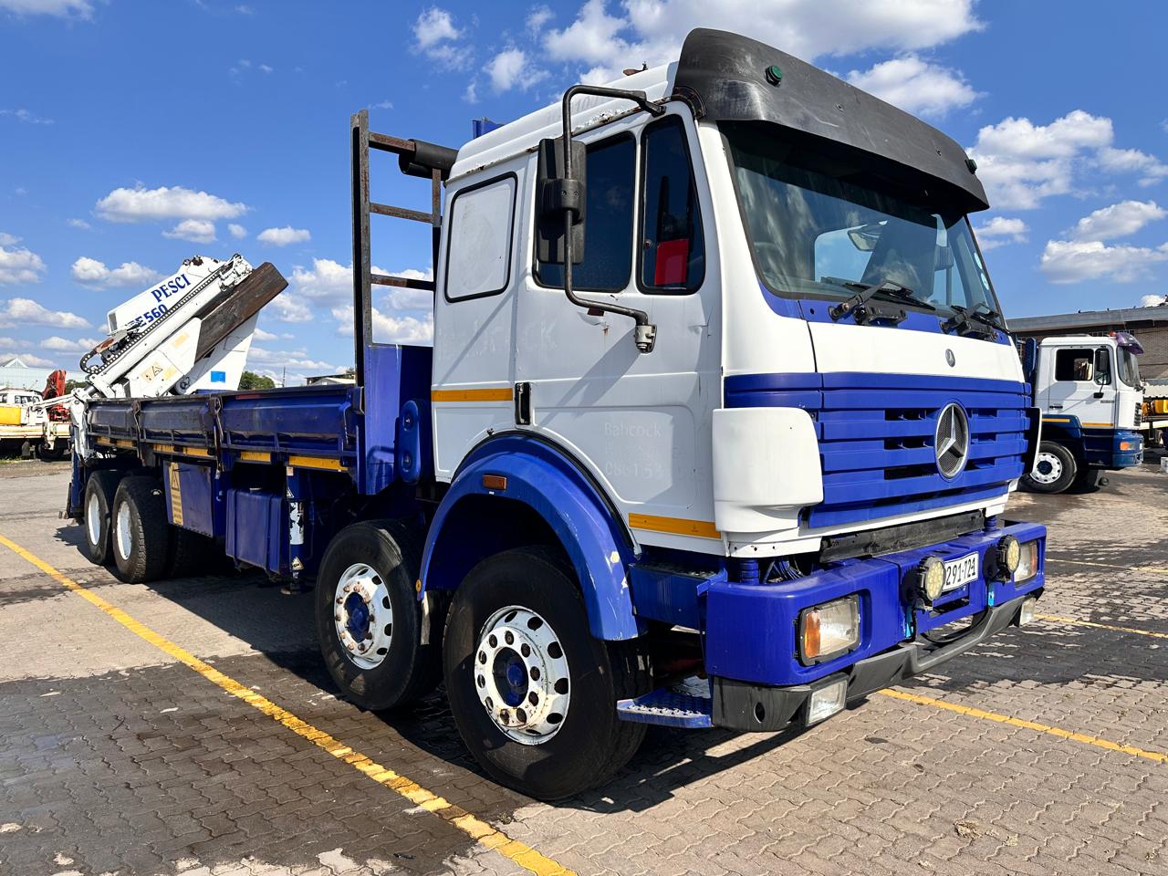 2001 MERCEDES BENZ 3235 ACTROS MP1 TWINSTEER 12TON DROPSIDE  WITH PESCI SPE560 CRANE