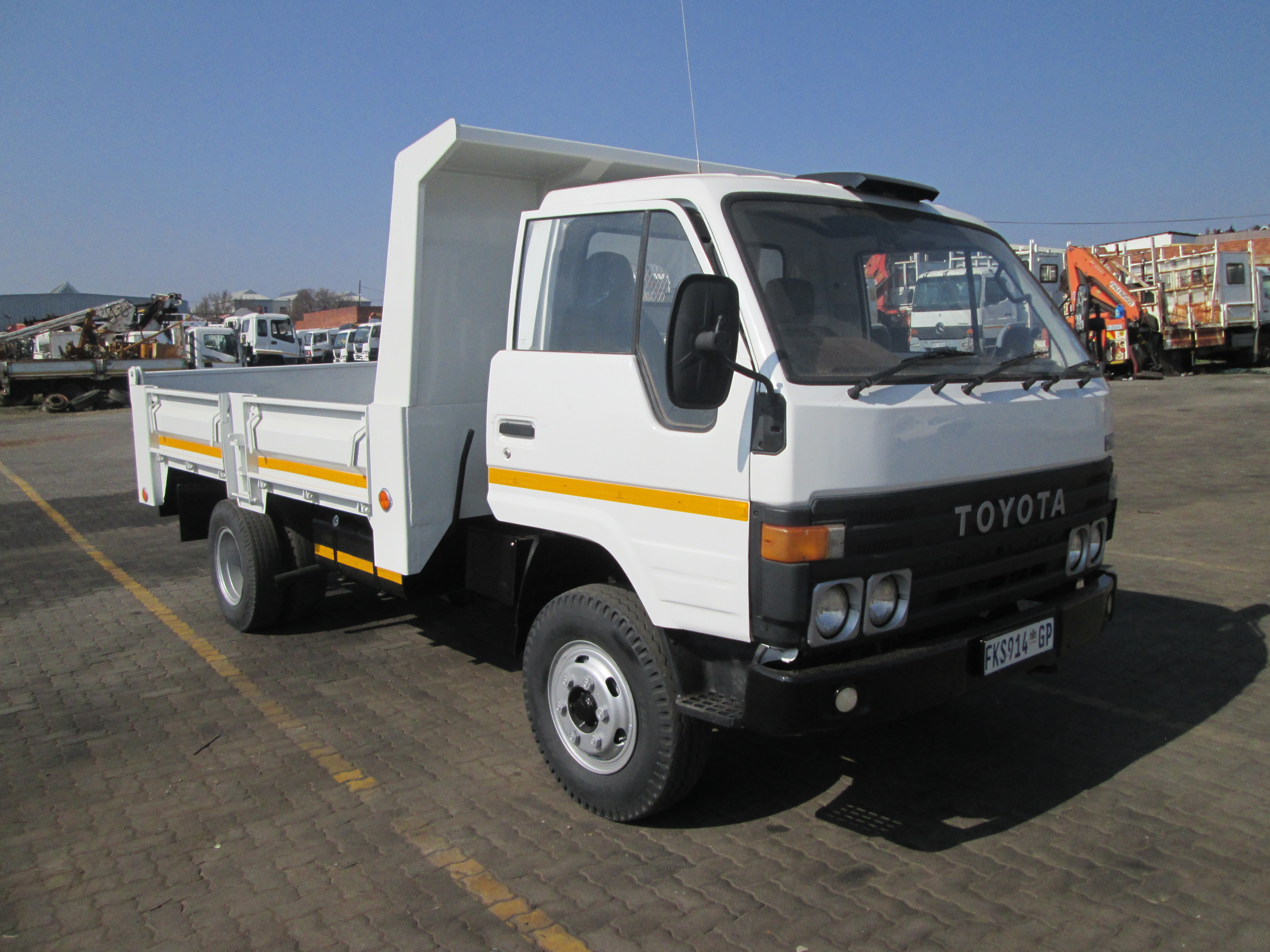 1991 TOYOTA DYNA ADE364 3TON DROPSIDE TIPPER - 333350KM - Image 1