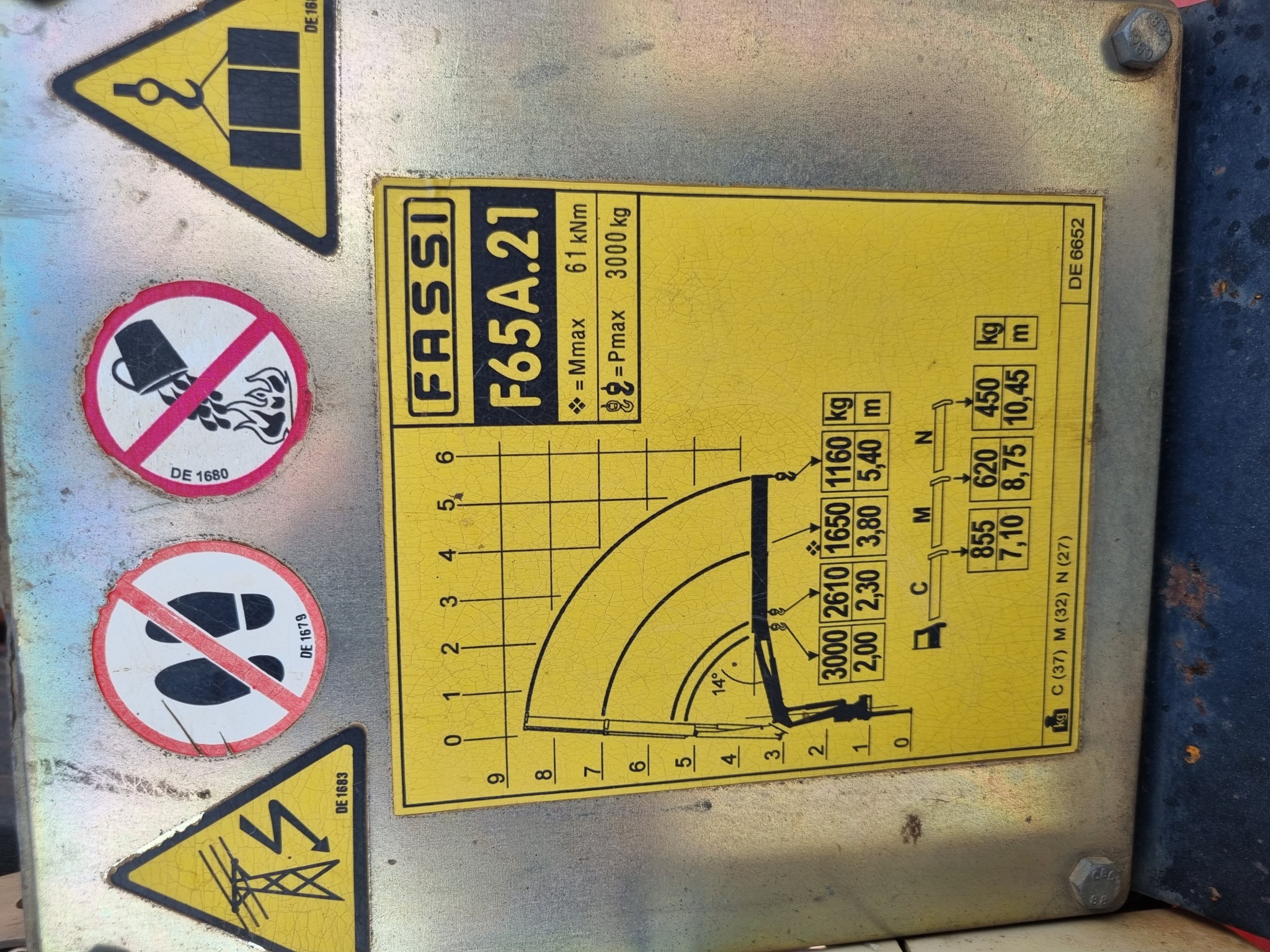 2011 UD TRUCK UD80 8TON DROPSIDE WITH FASSI F65 CRANE & CREWCAB - Image 1